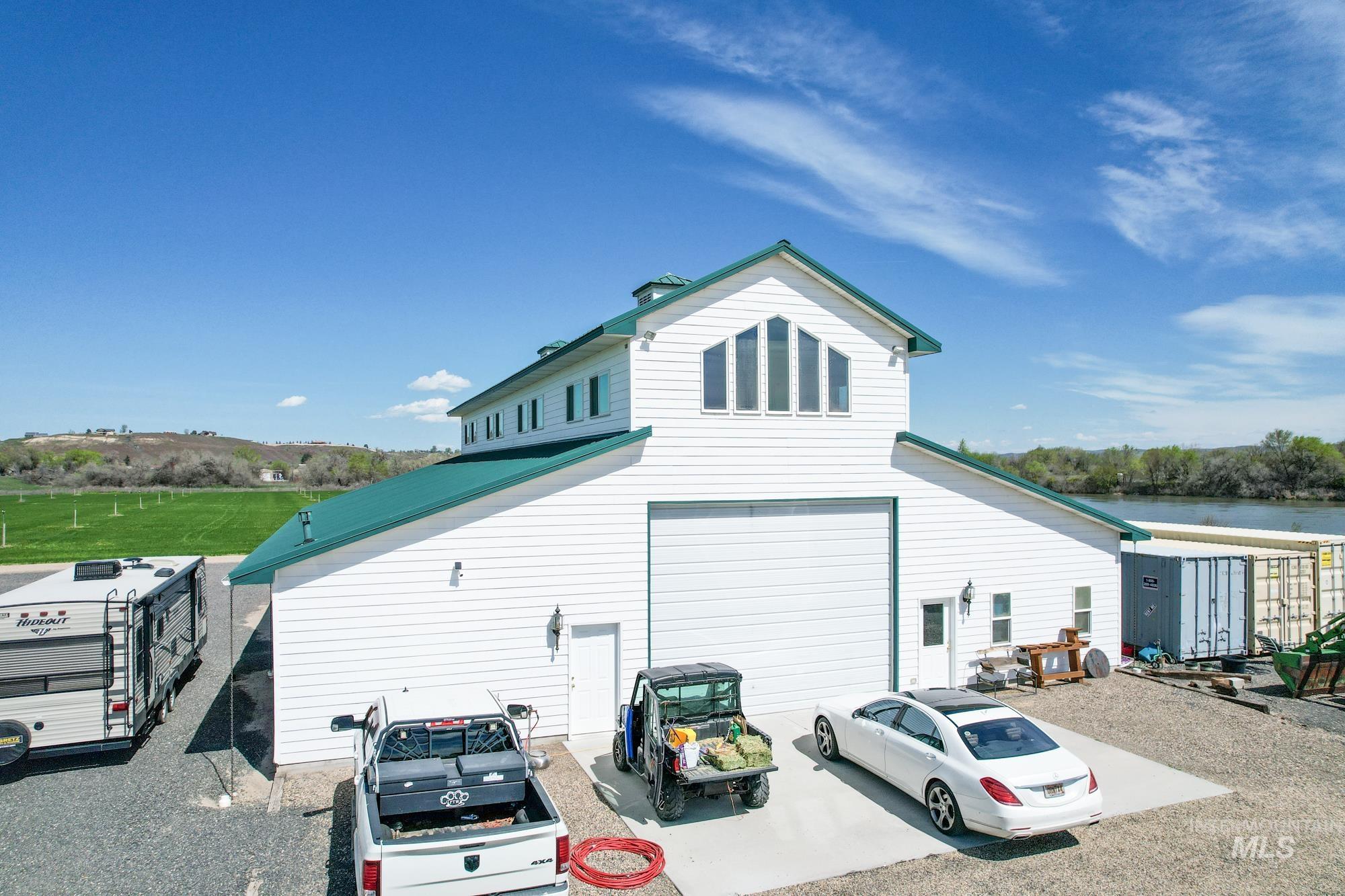 4460 Highway 201 Property Photo 7