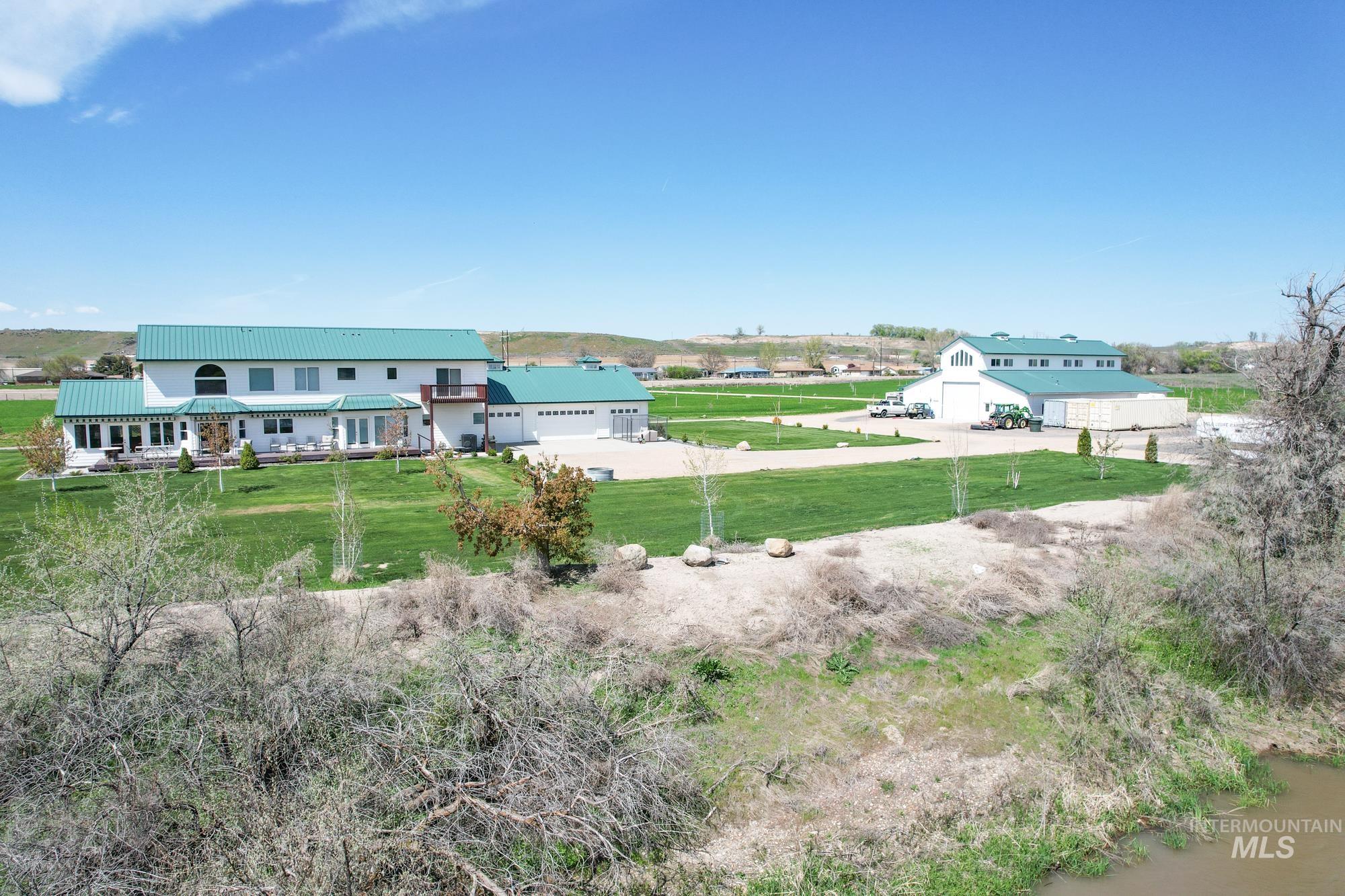 4460 Highway 201 Property Photo 11
