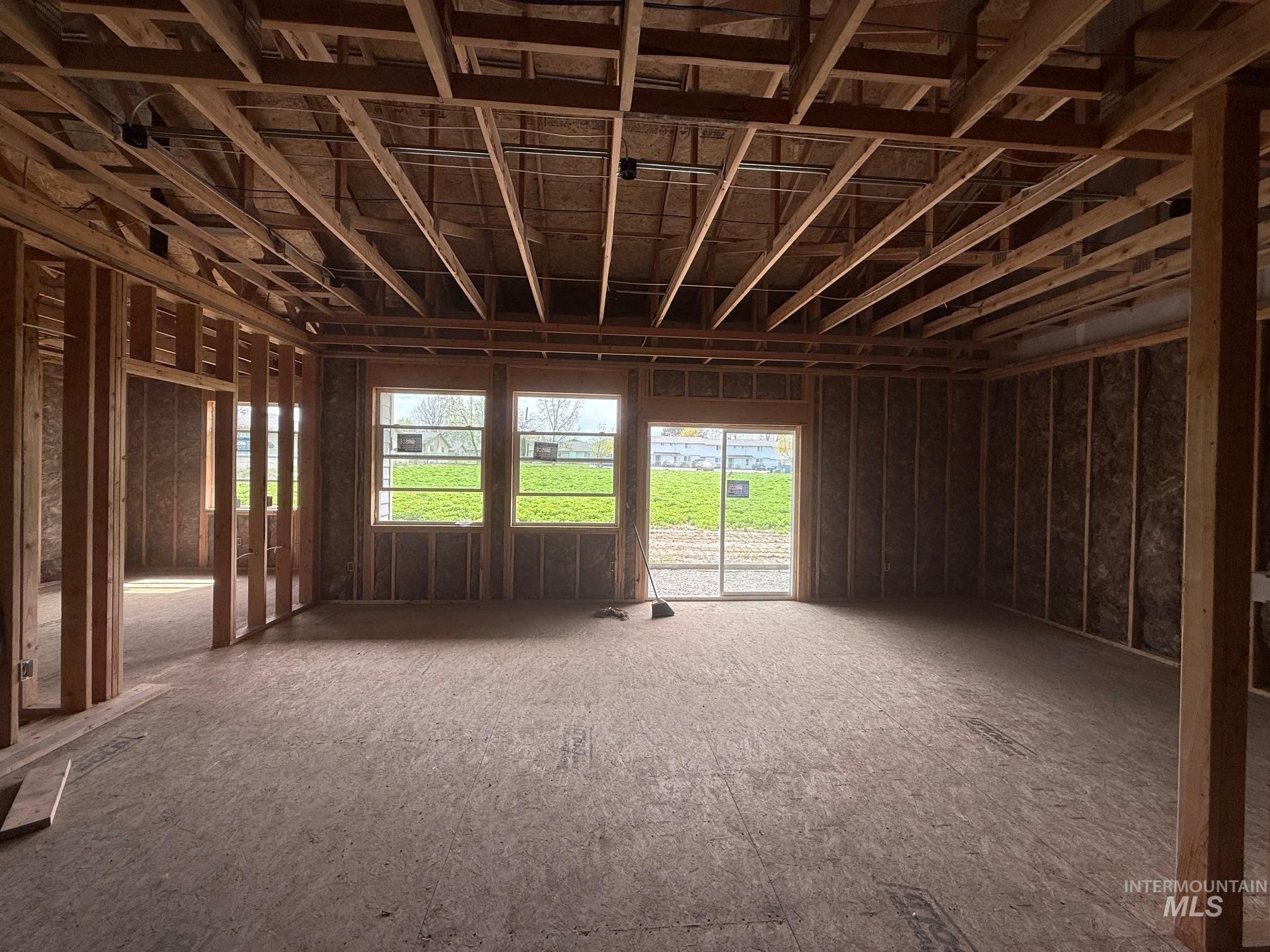 606 Warner Ave Property Photo 4