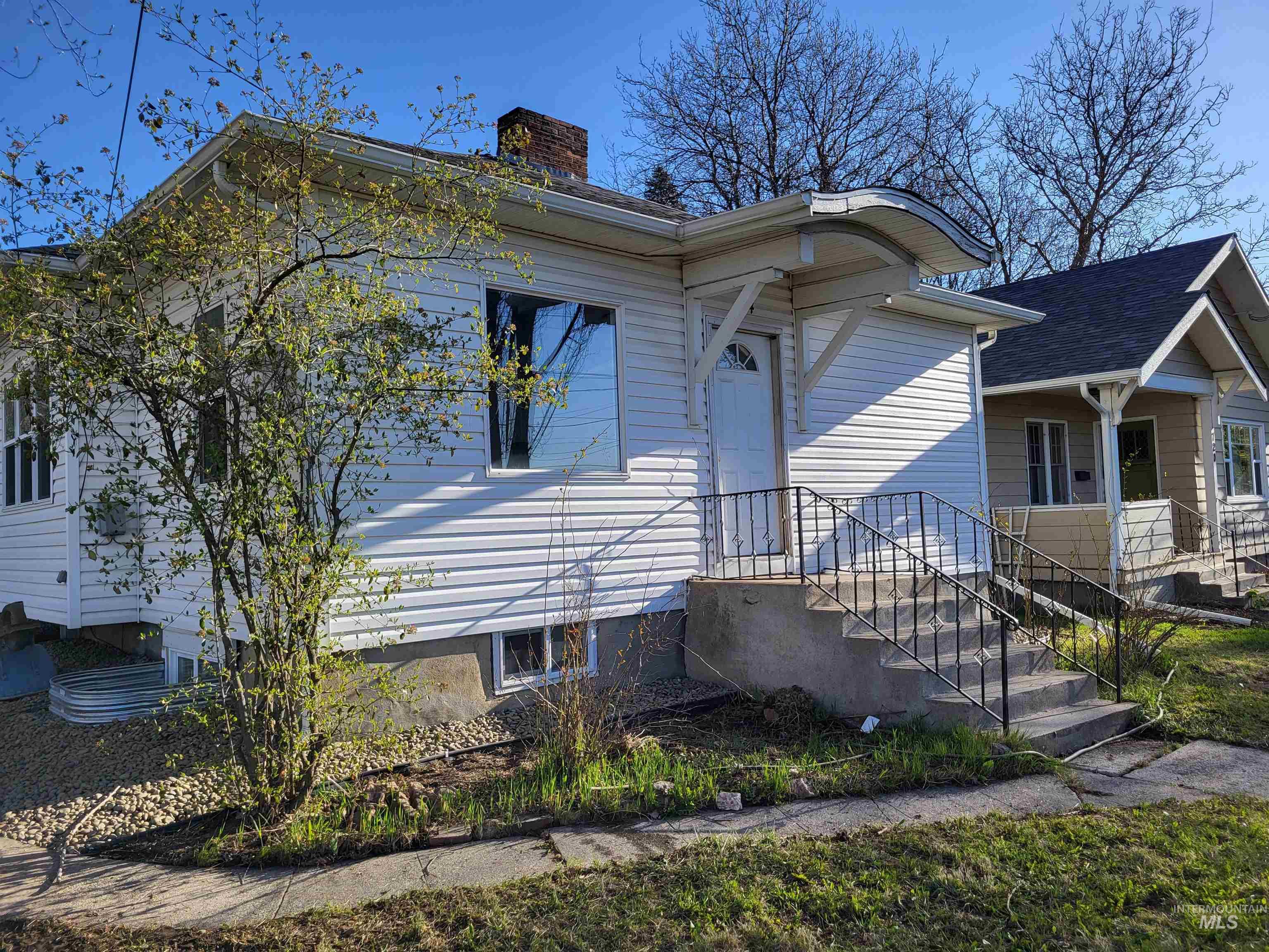 724 W A Street Property Photo