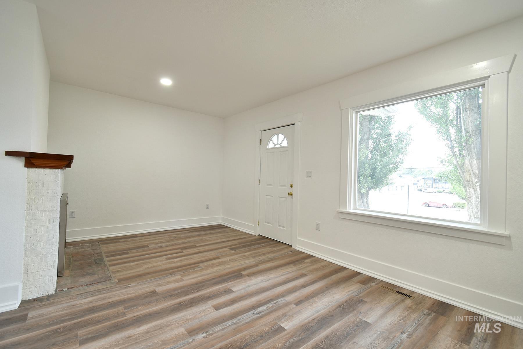 724 W A Street Property Photo 4
