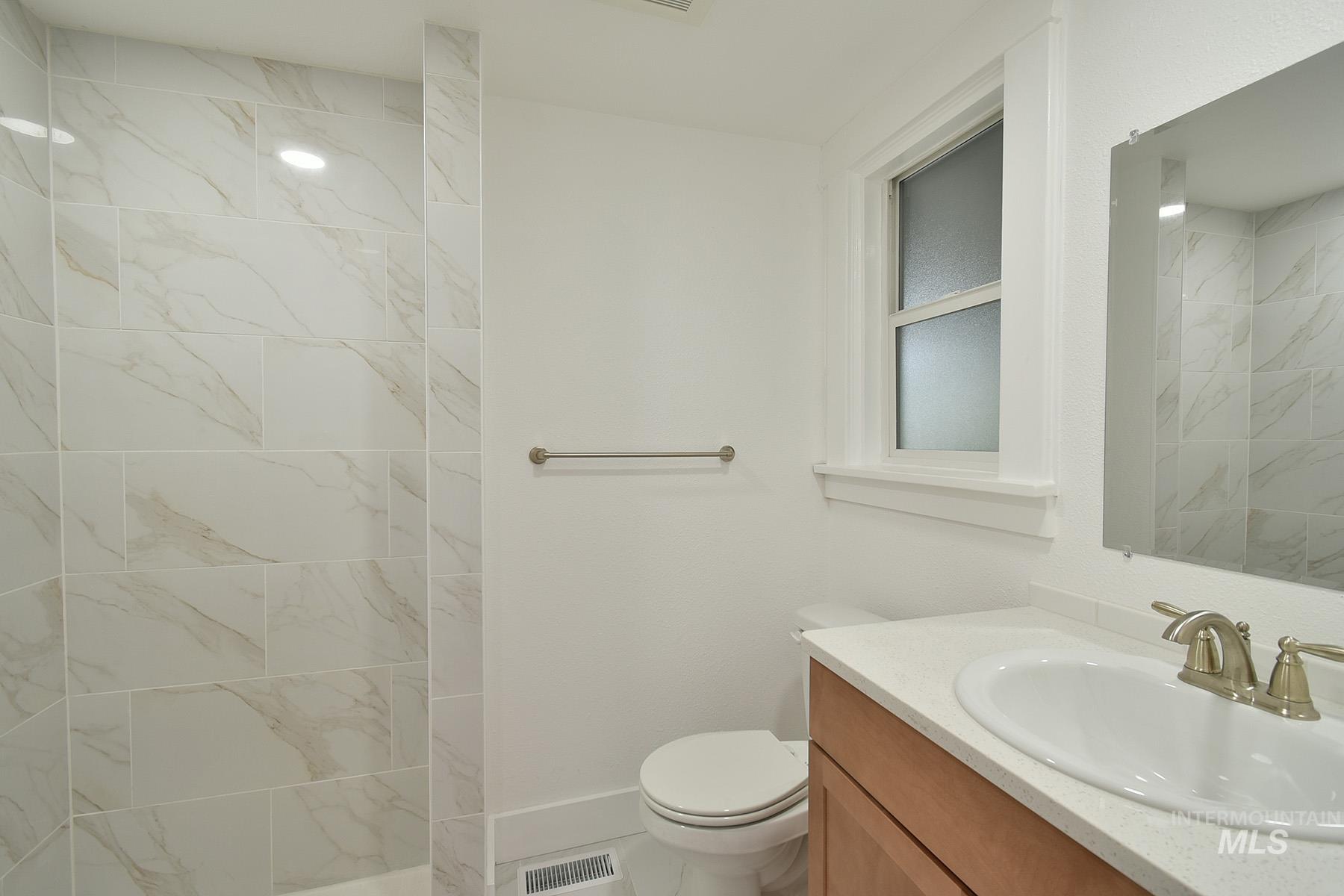 724 W A Street Property Photo 15
