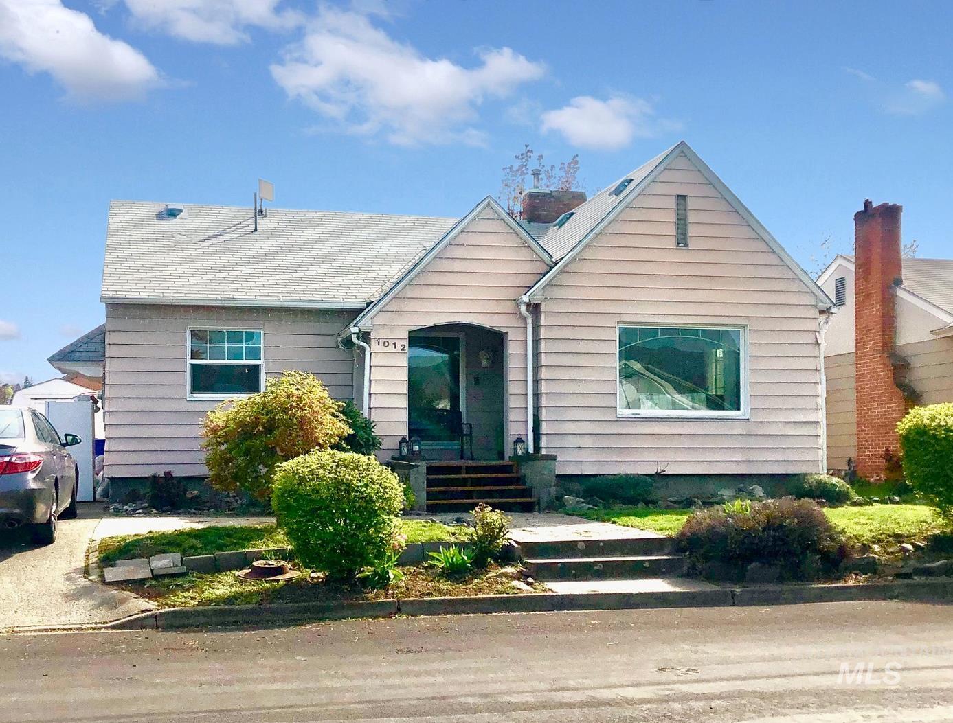 1012 N Street Property Photo 1