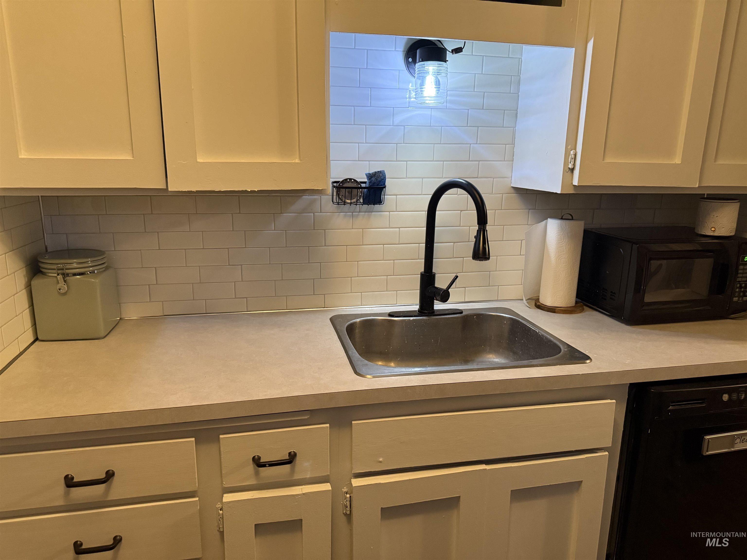 1012 N Street Property Photo 6