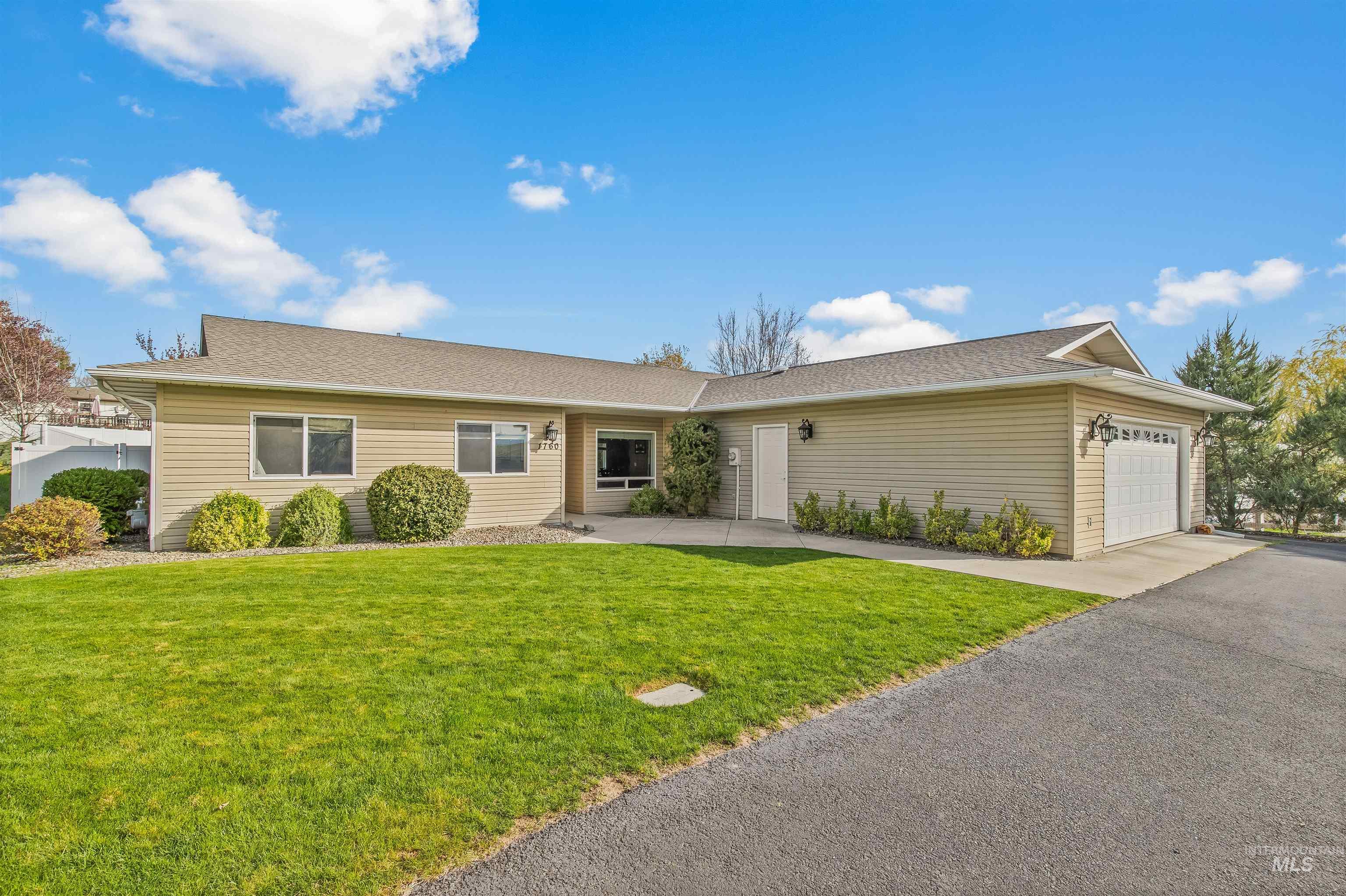 1760 8th Avenue Property Photo