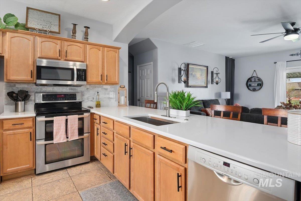 3702 N 2481 E Property Photo 9