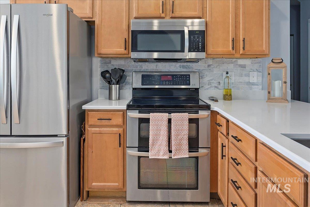 3702 N 2481 E Property Photo 10