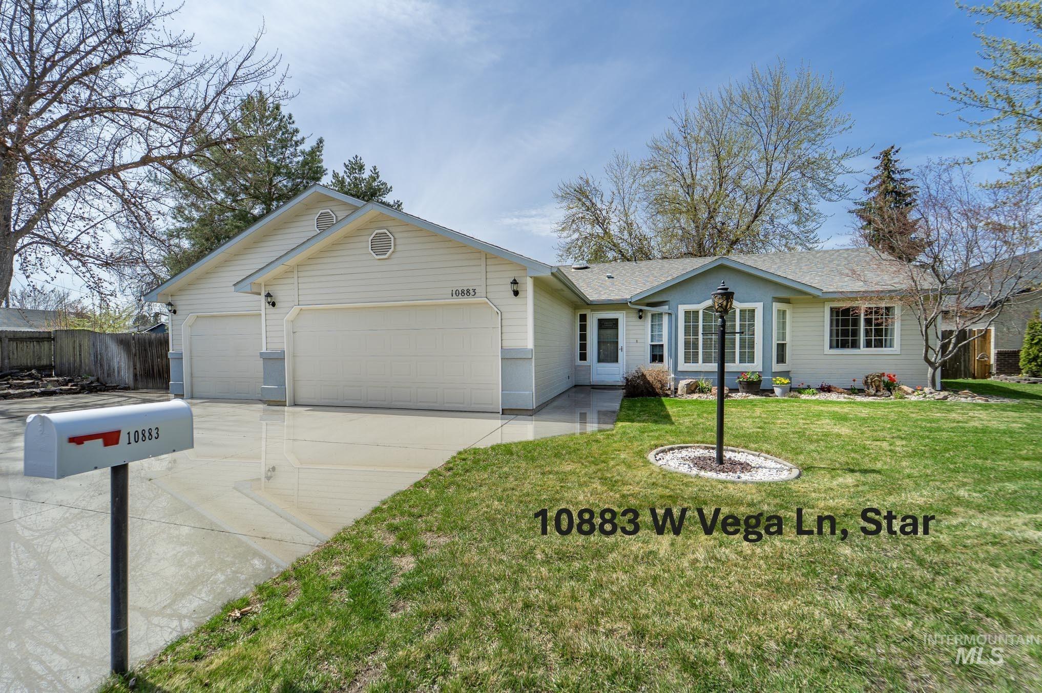 10883 W Vega Ln Property Photo 1