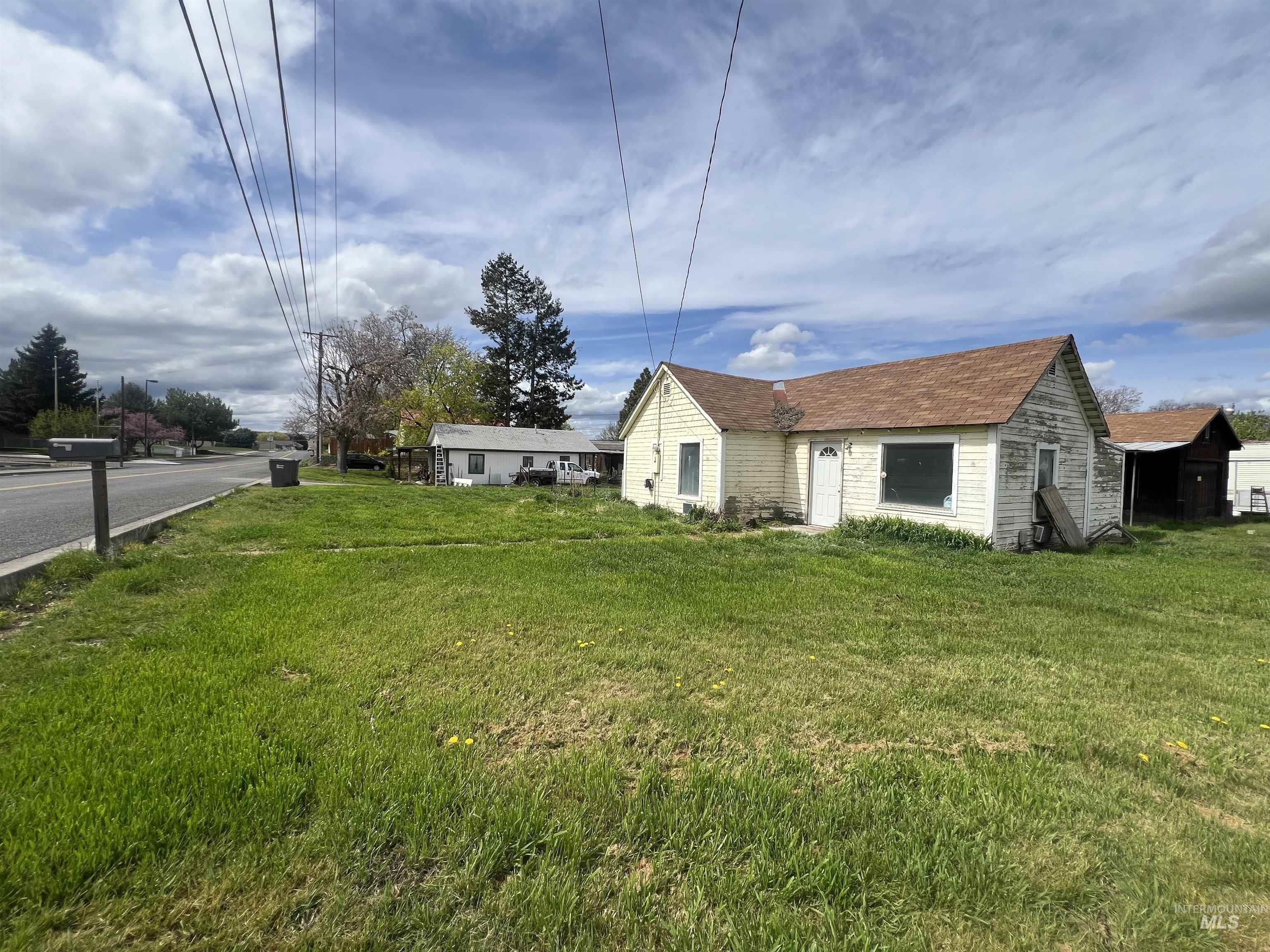 1902 4th Ave Property Photo