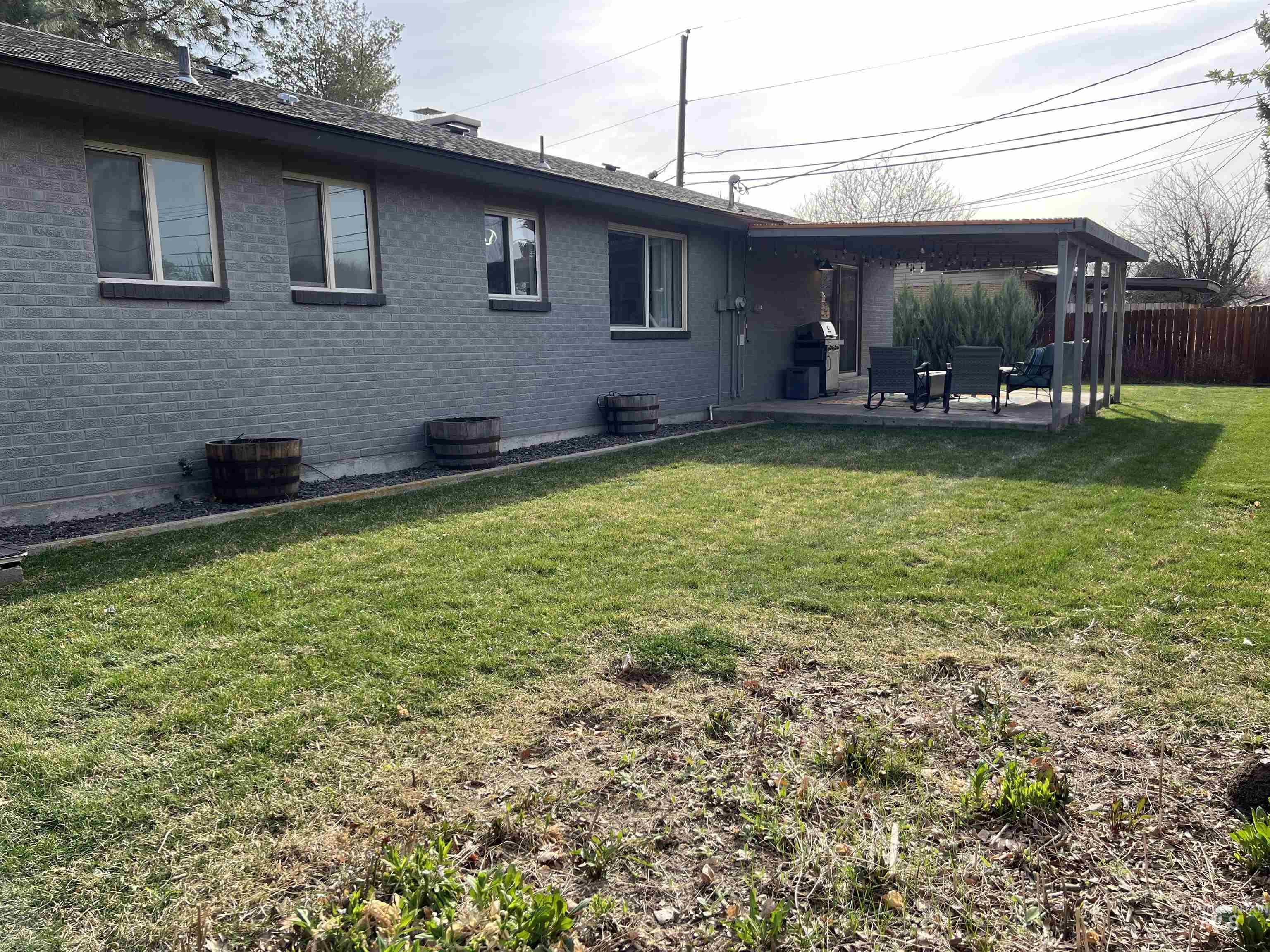 760 E 16th N Property Photo 10