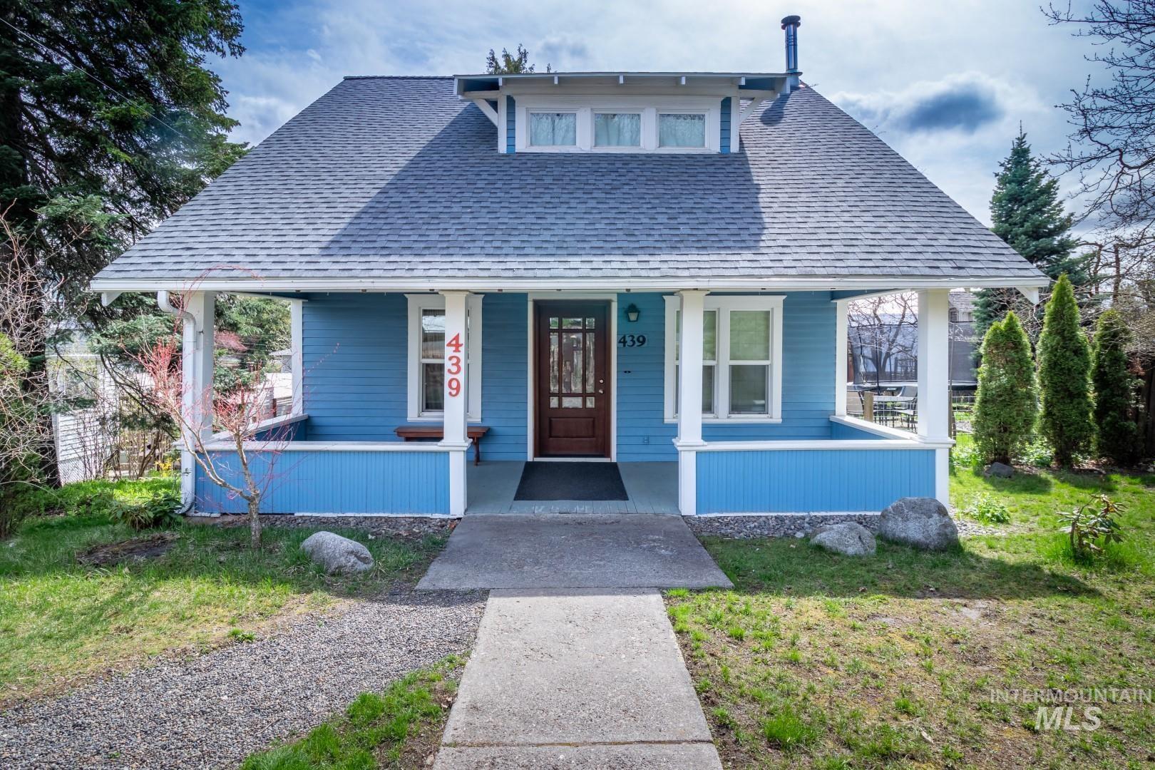 439 E 7th Street Property Photo
