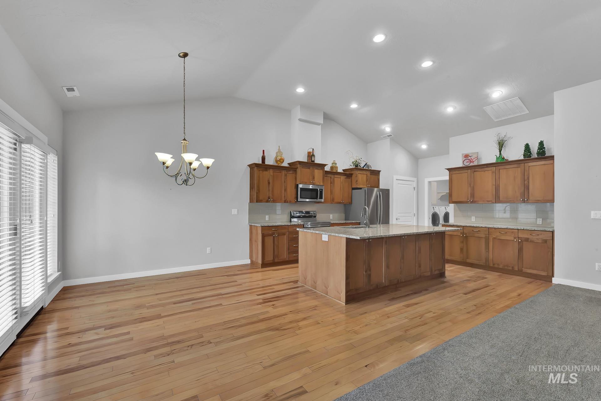2954 N Cloverdale Rd Property Photo 10