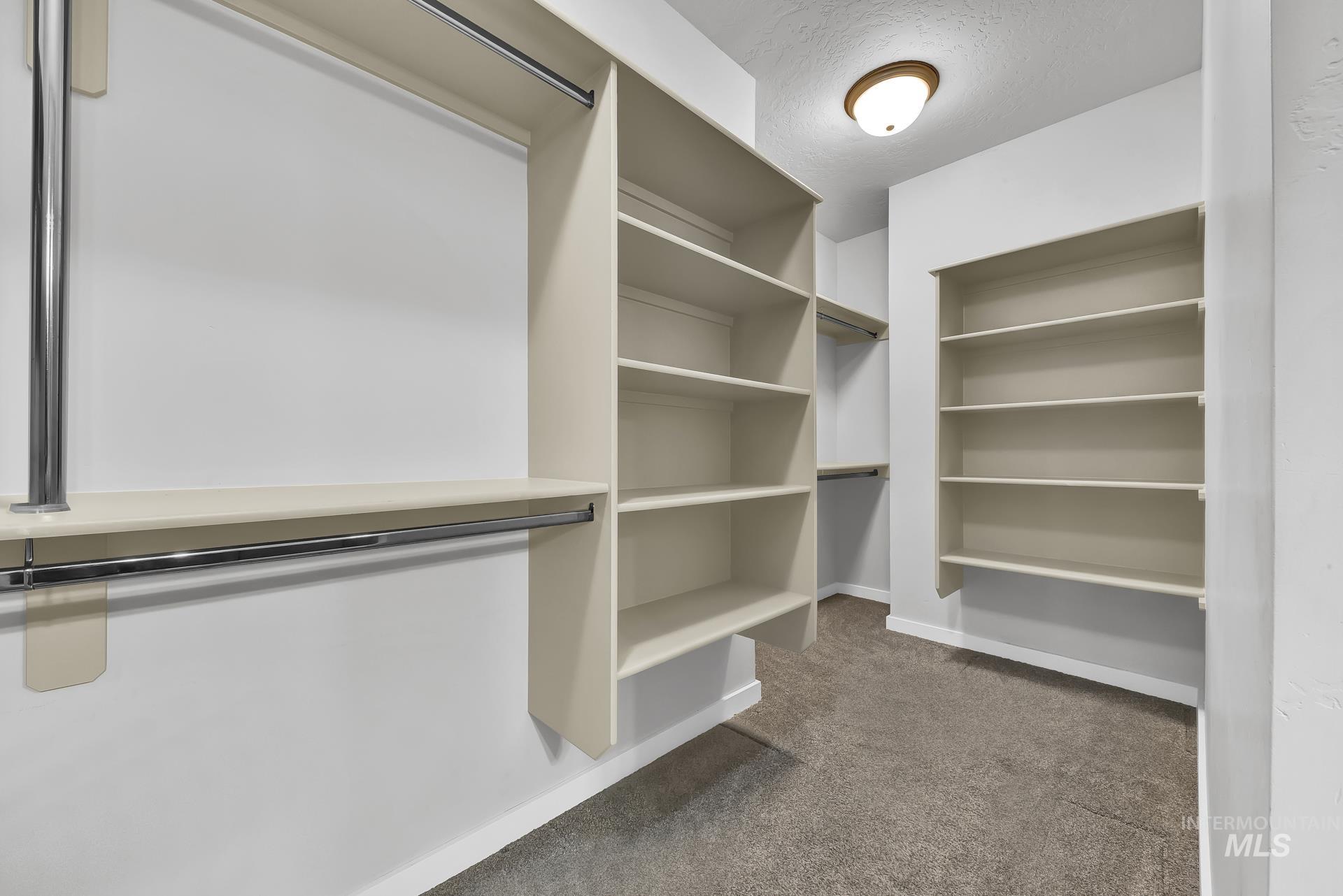 2954 N Cloverdale Rd Property Photo 20