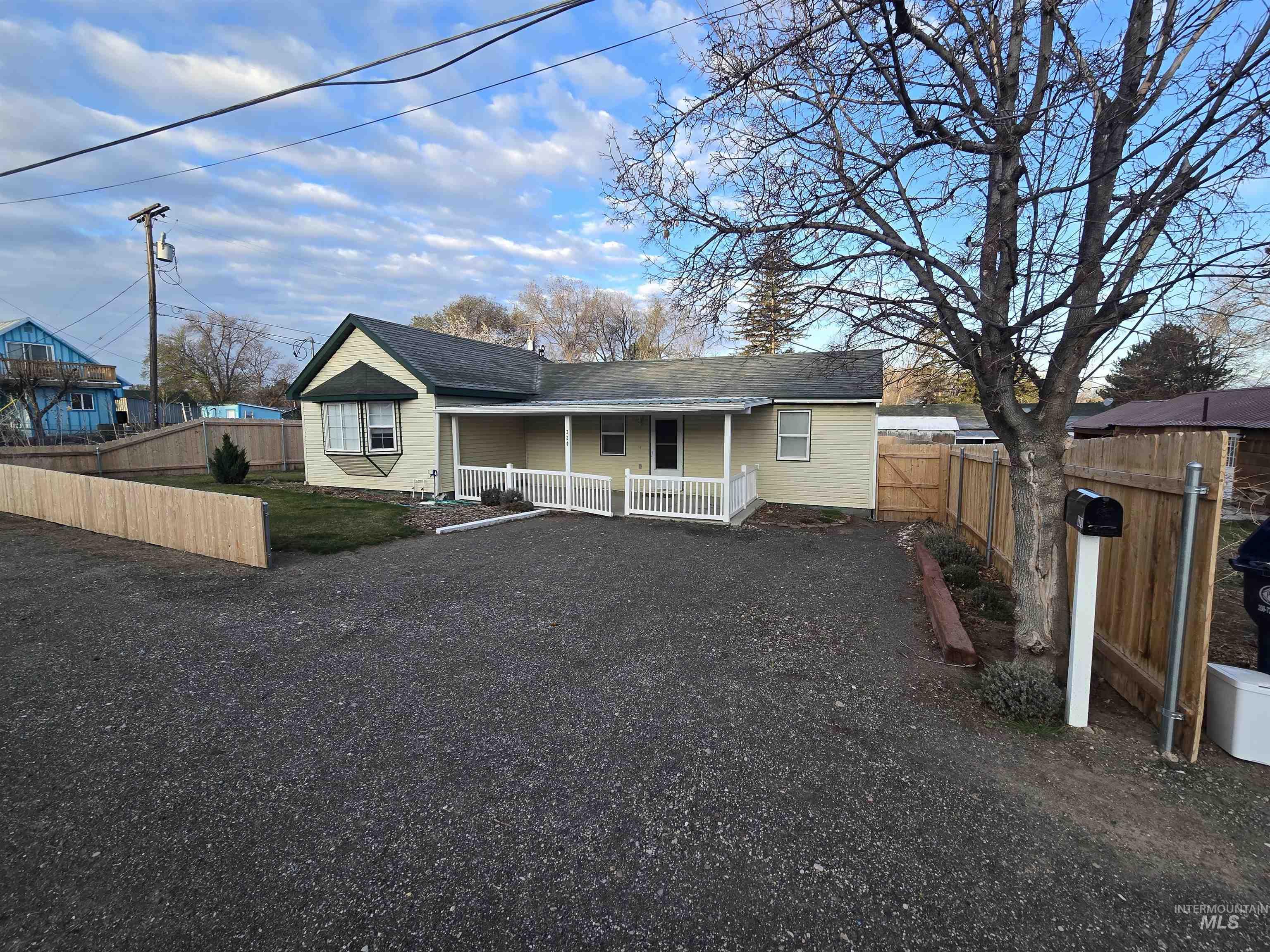 330 East Ave. S Property Photo 3