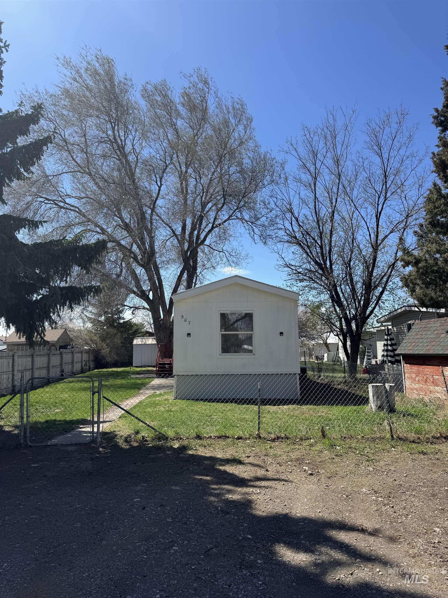 507 W C Street Property Photo