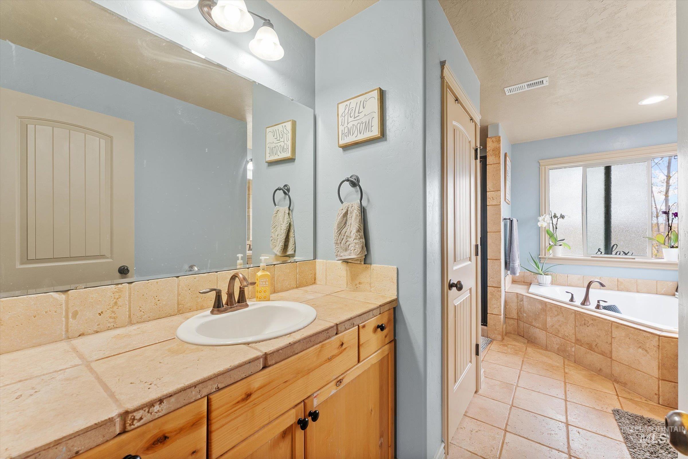 2593 S Skyview Drive Property Photo 22