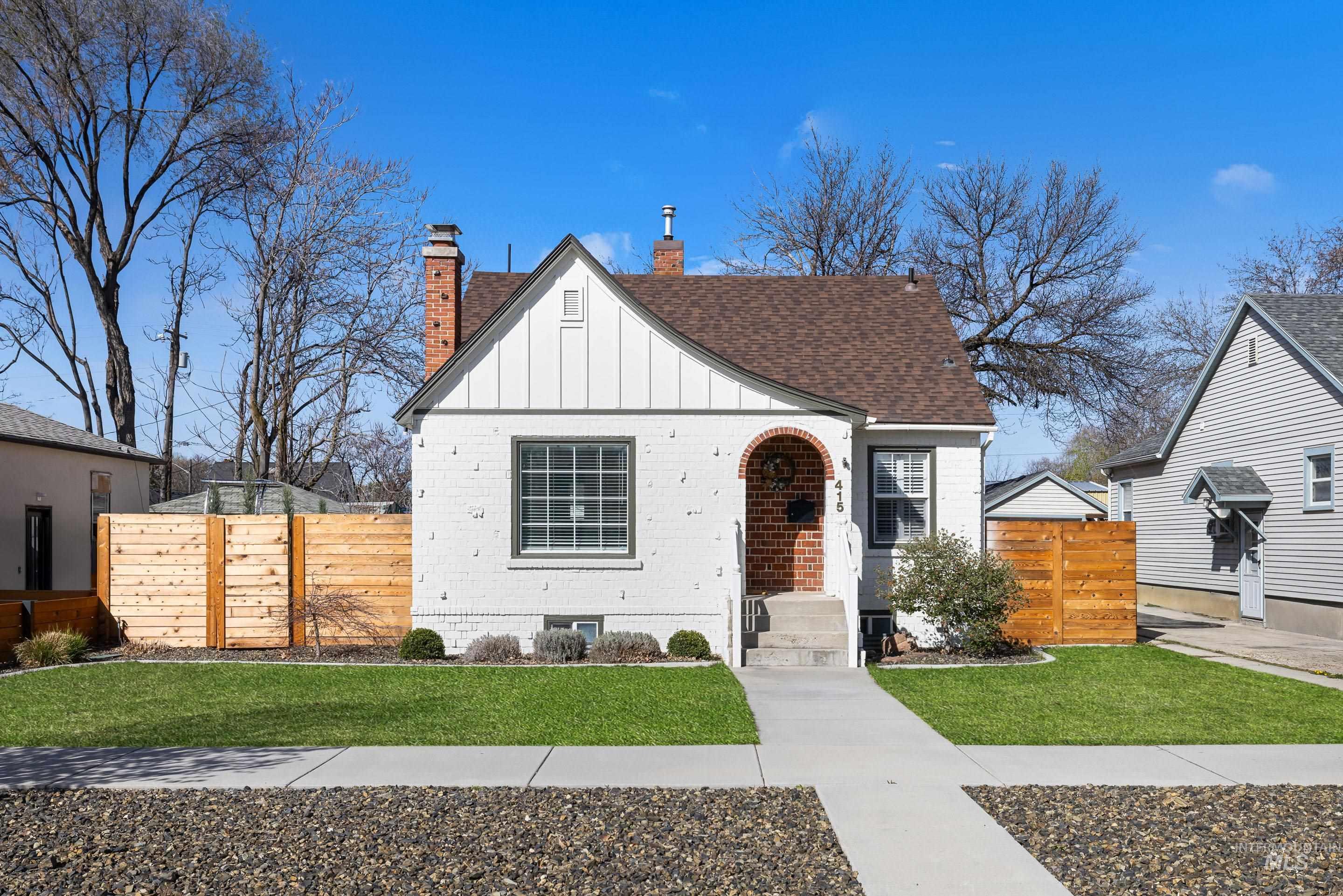 415 S Ivy Property Photo 1
