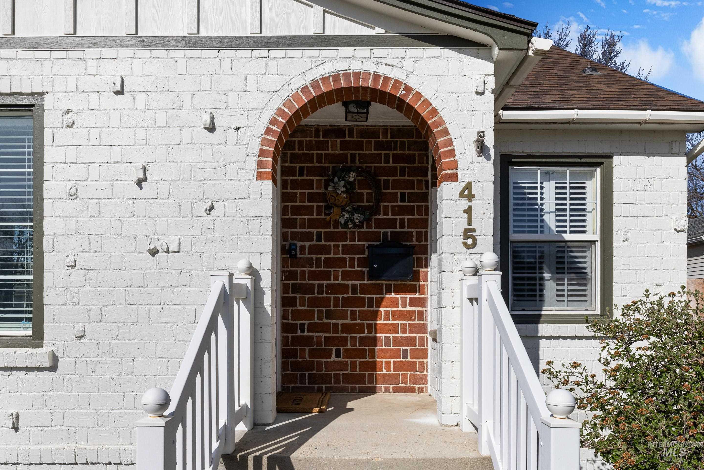 415 S Ivy Property Photo 2