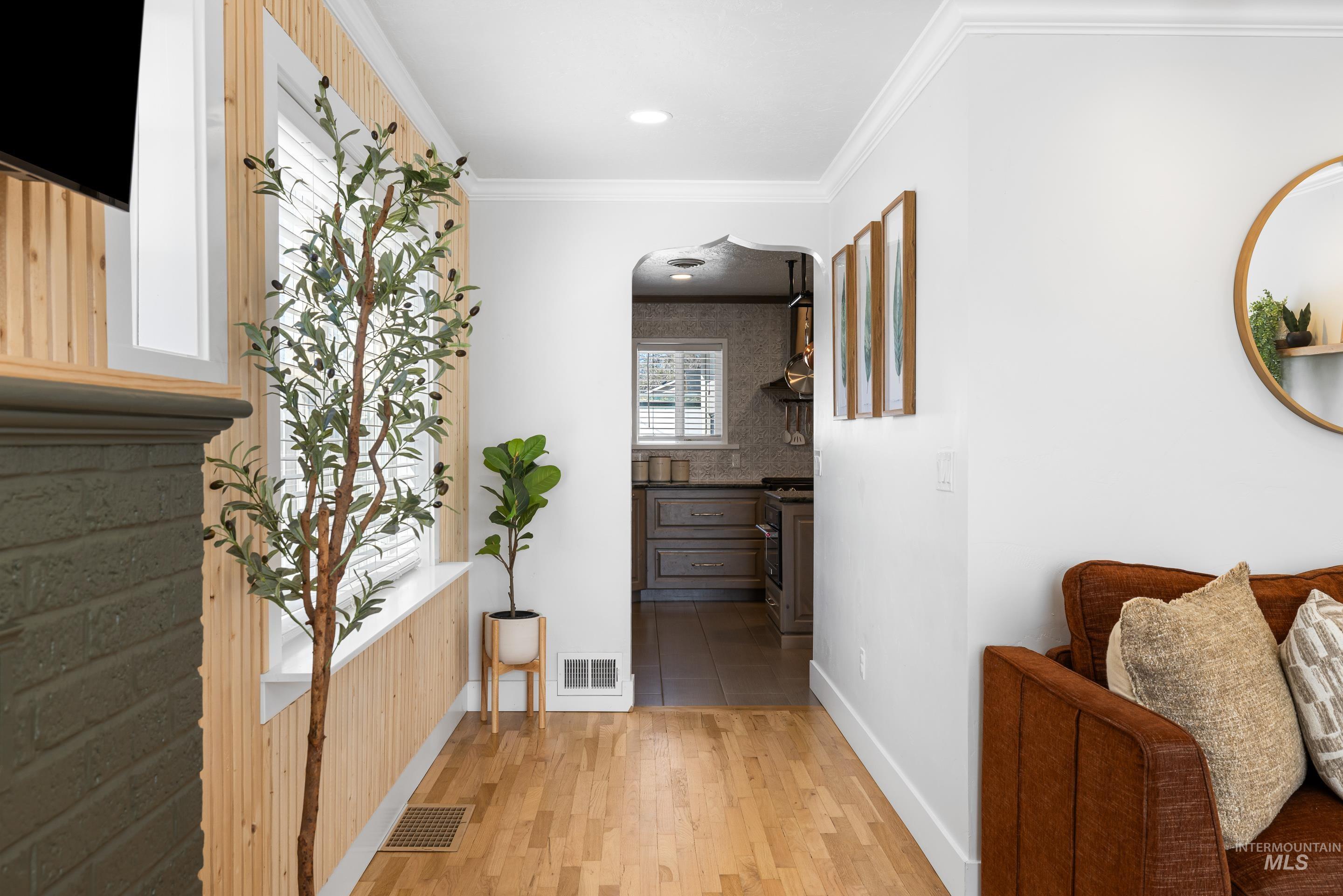 415 S Ivy Property Photo 8