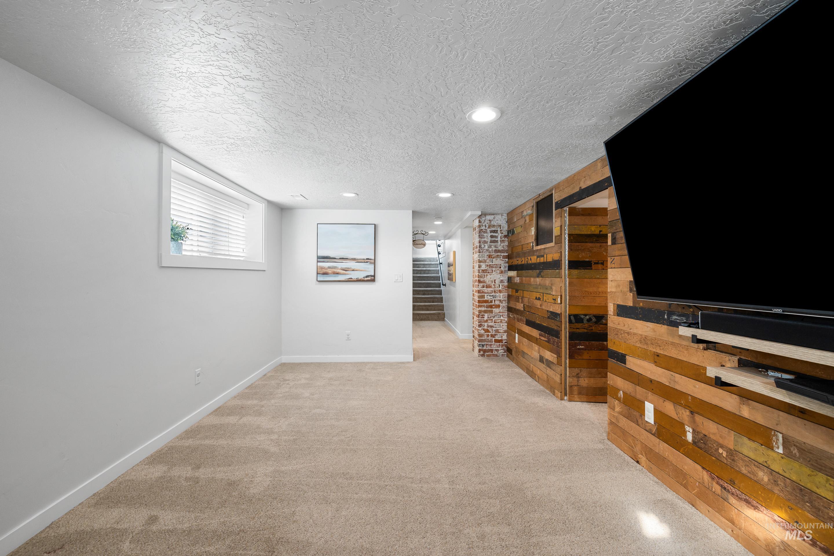 415 S Ivy Property Photo 21
