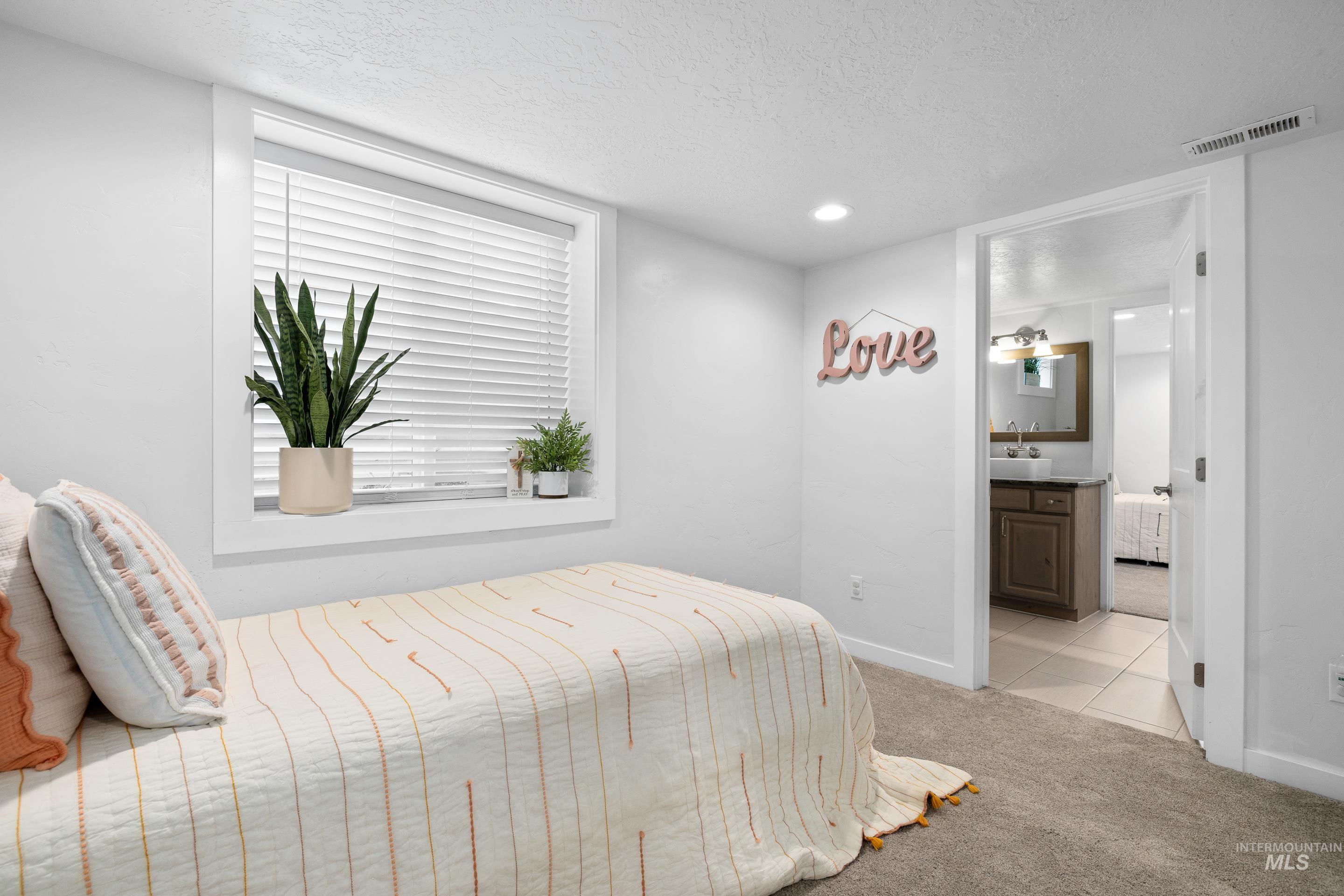 415 S Ivy Property Photo 24