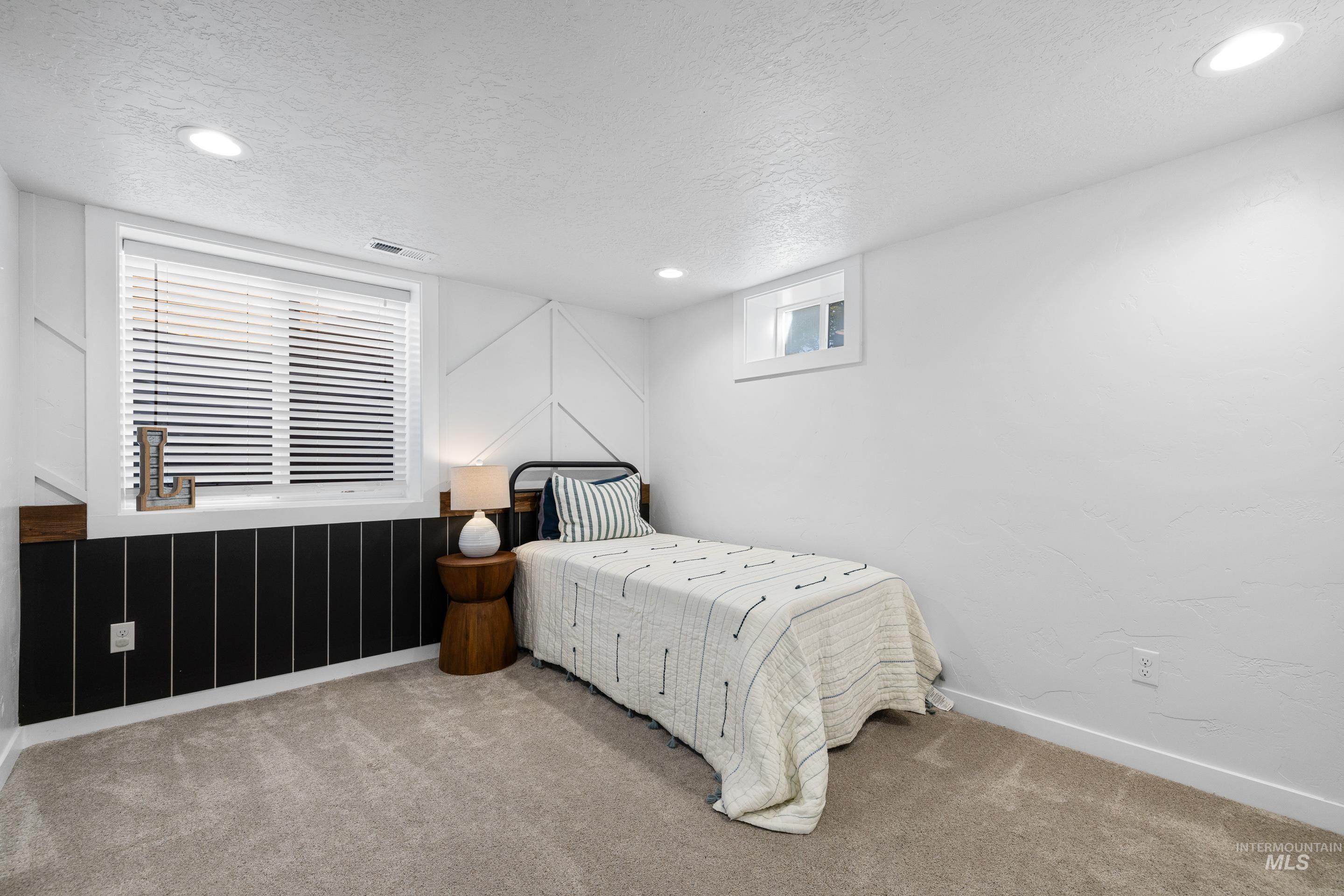 415 S Ivy Property Photo 28