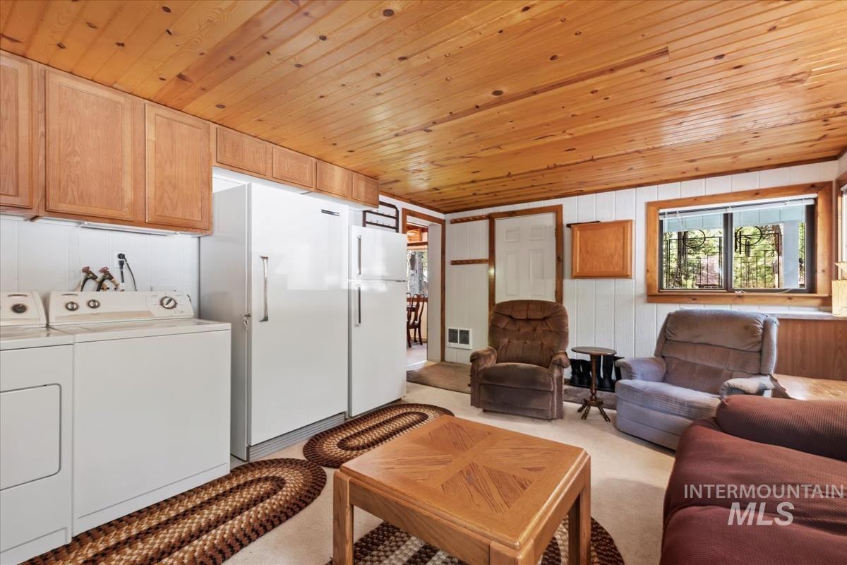 10 Bransons Dr Property Photo 17