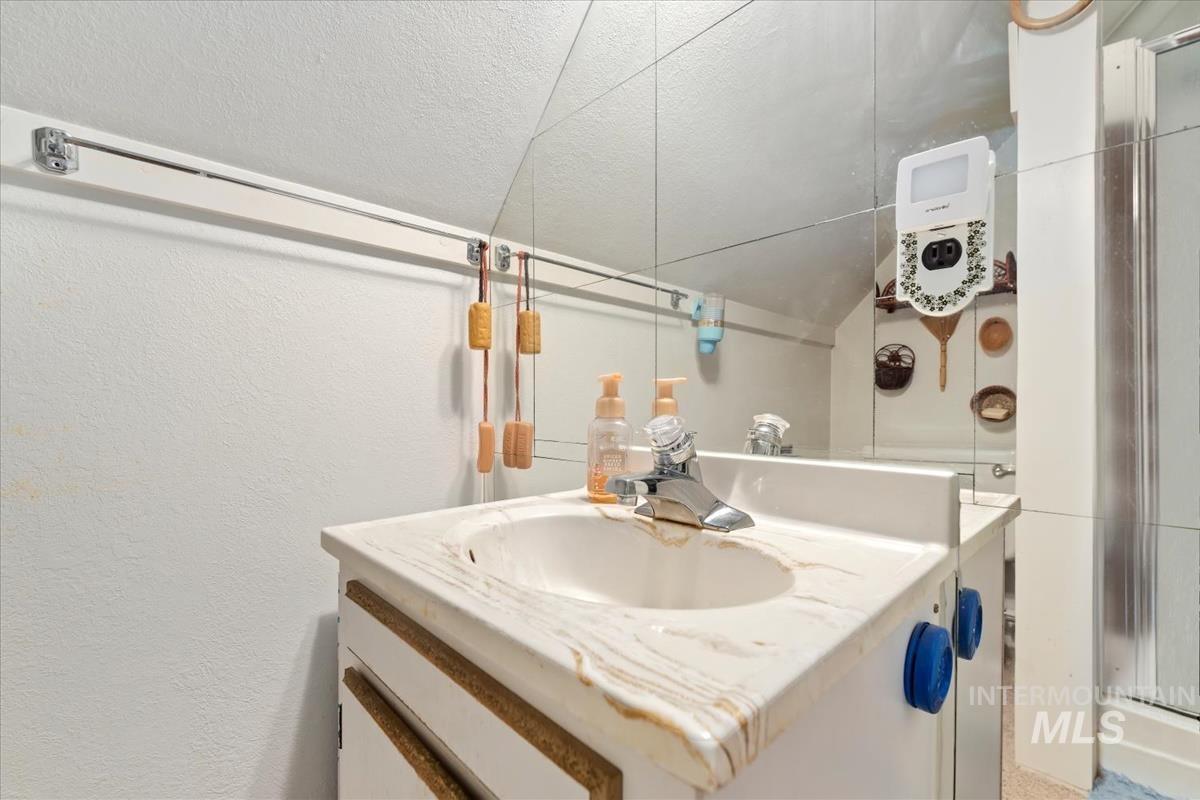 10 Bransons Dr Property Photo 32