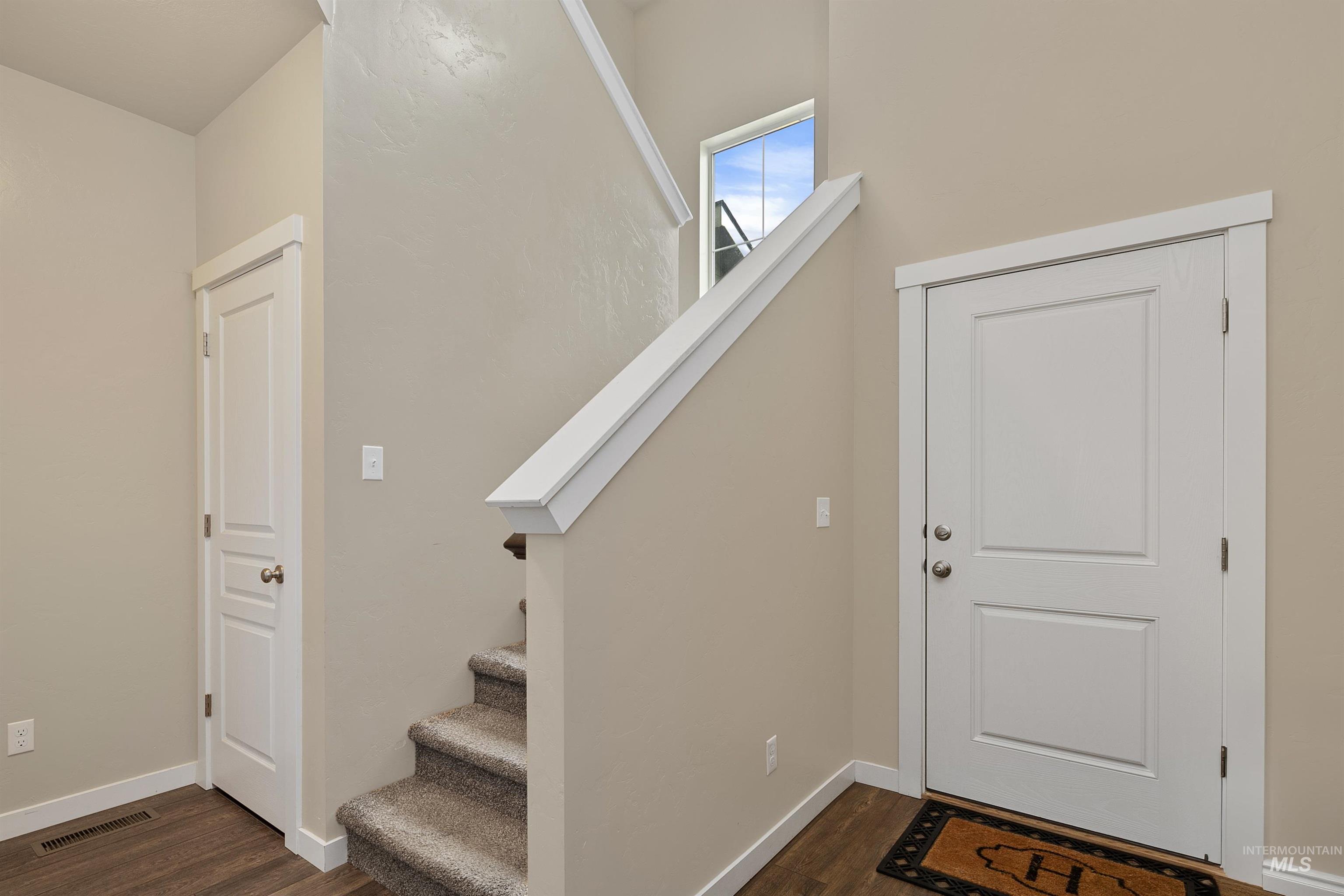 2633 W Jayton Dr Property Photo 10