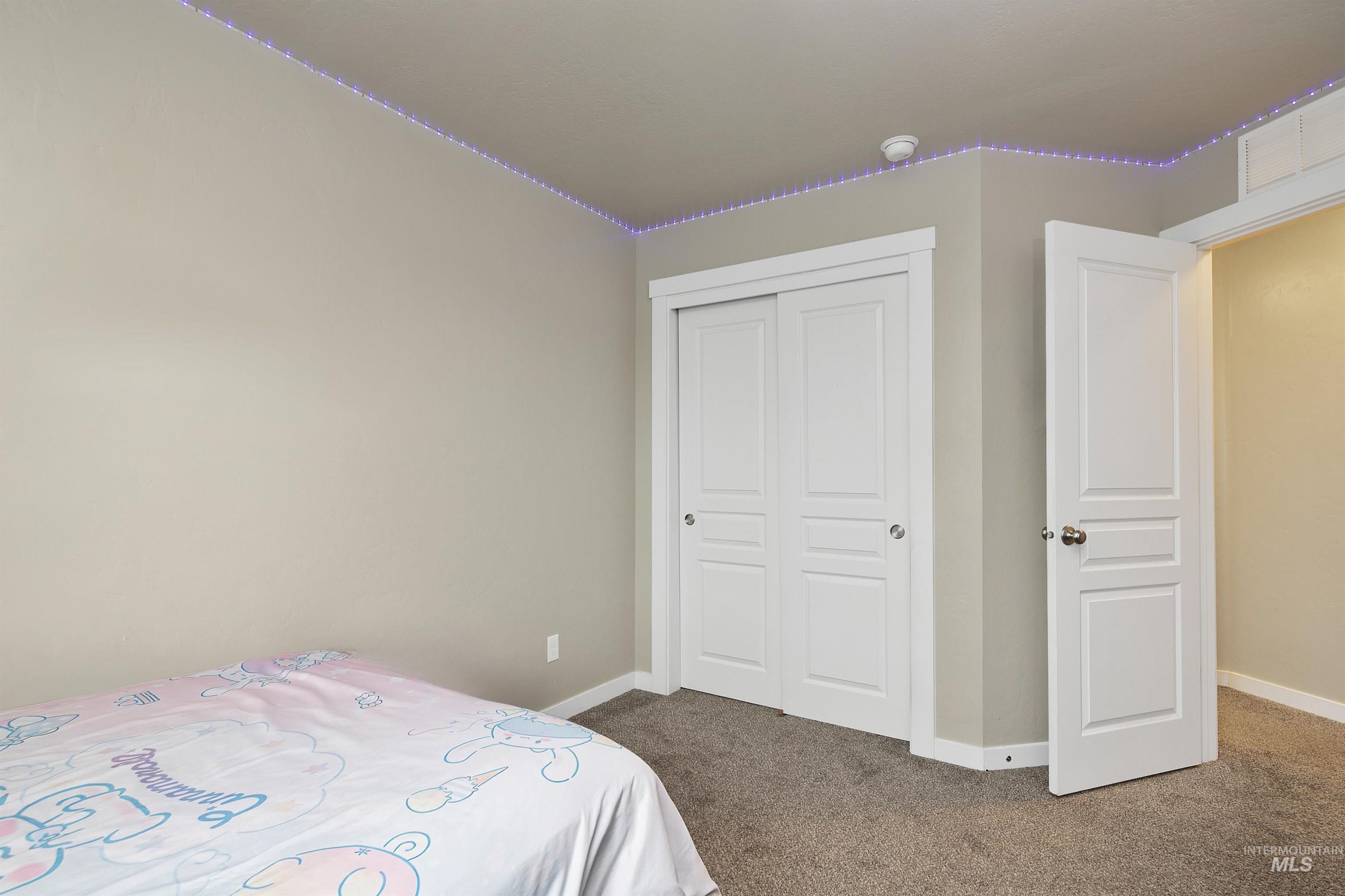 2633 W Jayton Dr Property Photo 28