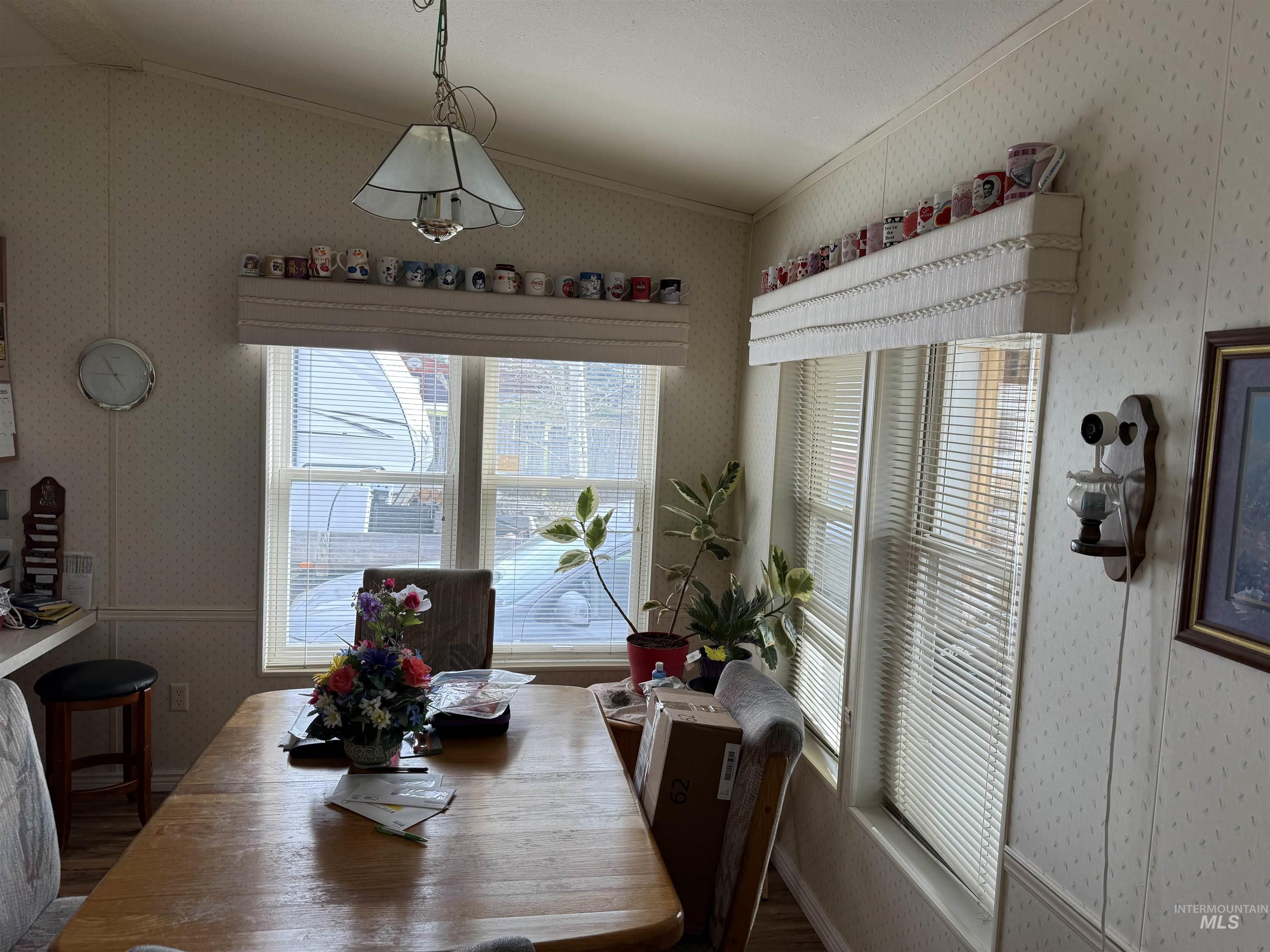 235 S Oregon Trail Property Photo 9