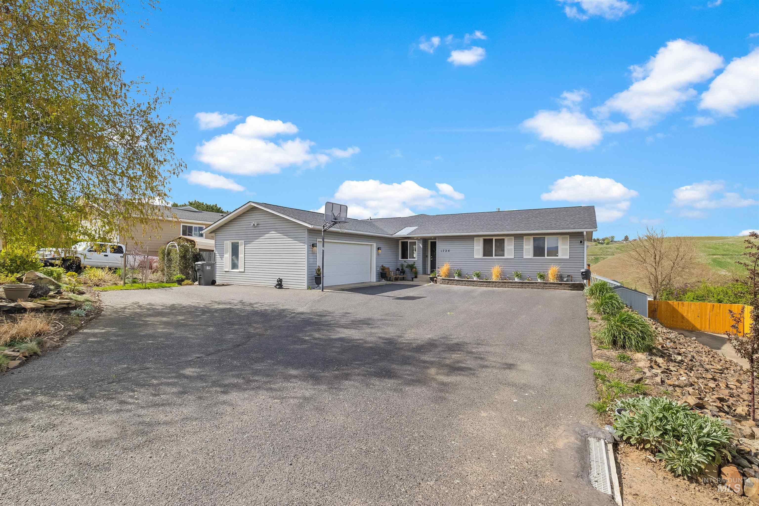 1724 Swallows Nest Loop Property Photo