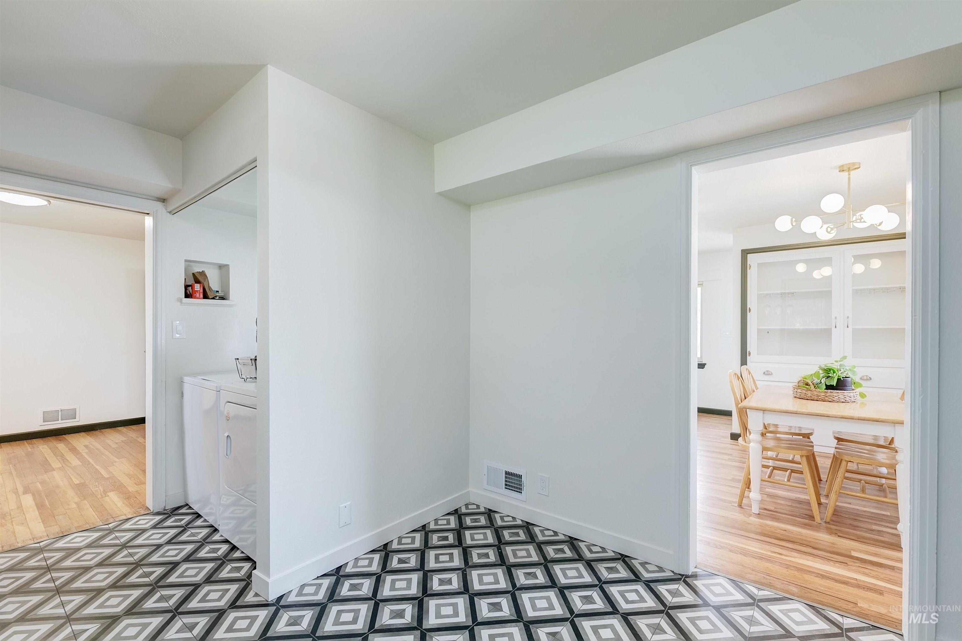 1706 Hervey Property Photo 9