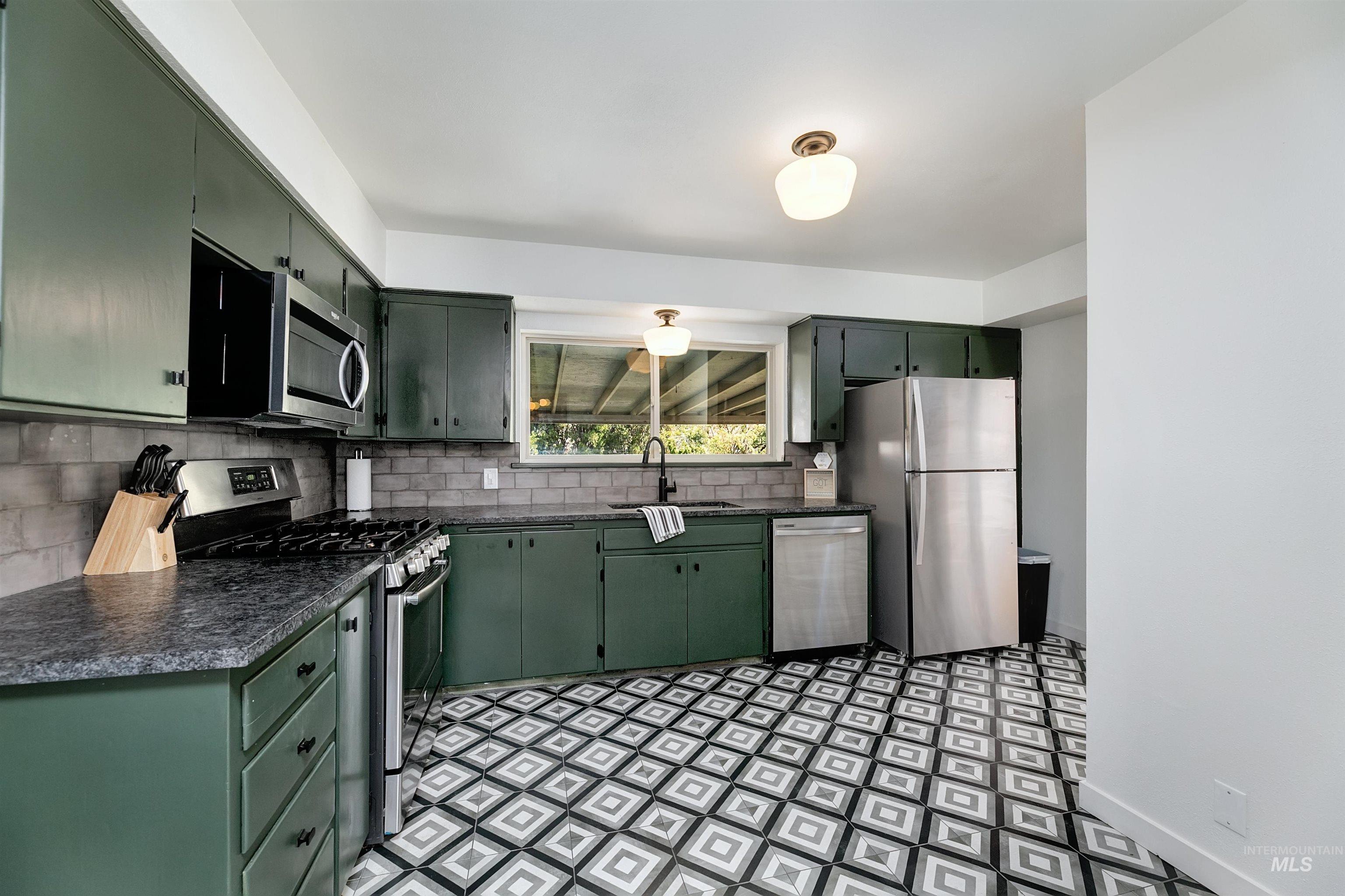 1706 Hervey Property Photo 11