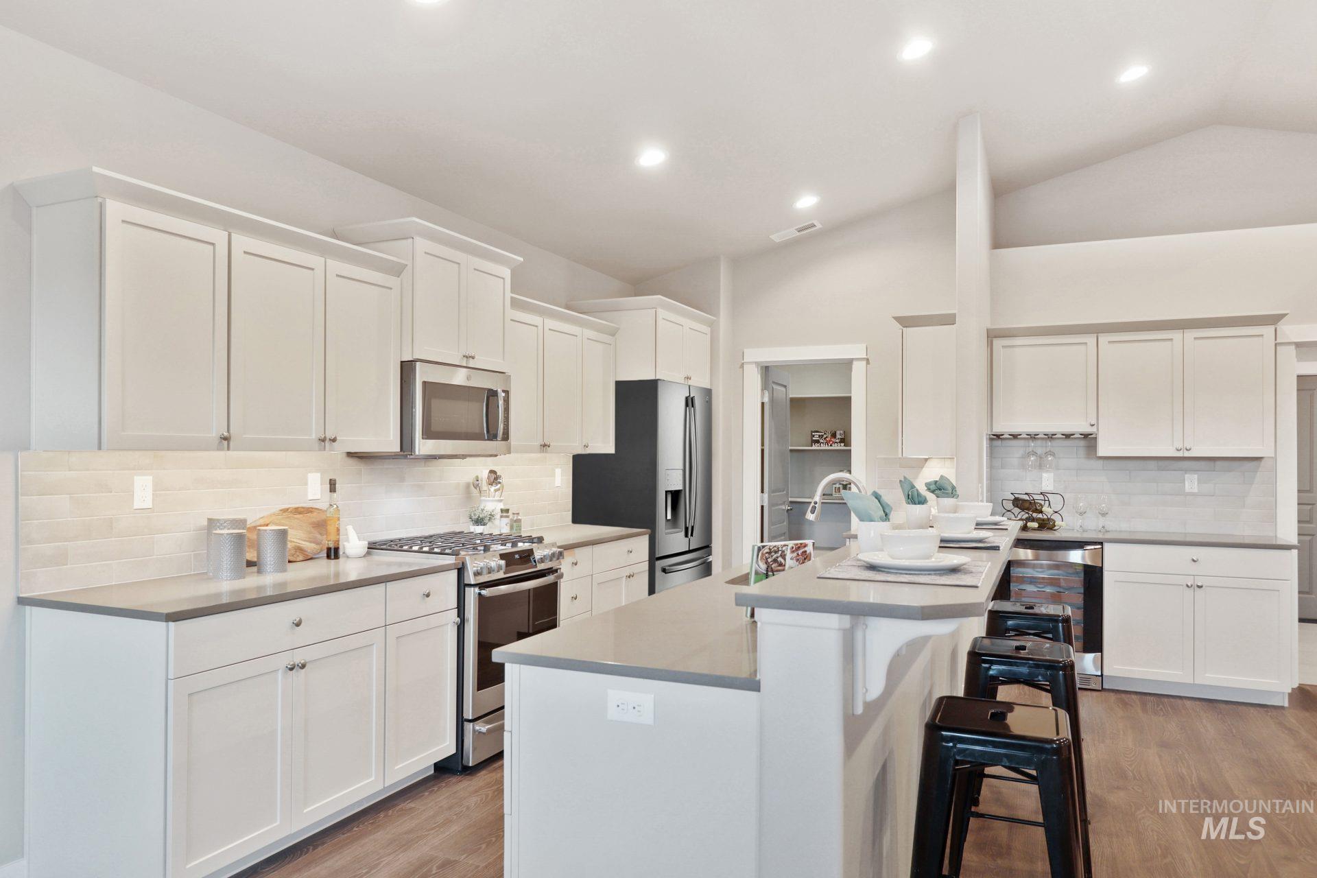 11180 Shadow Glen Drive Property Photo 4