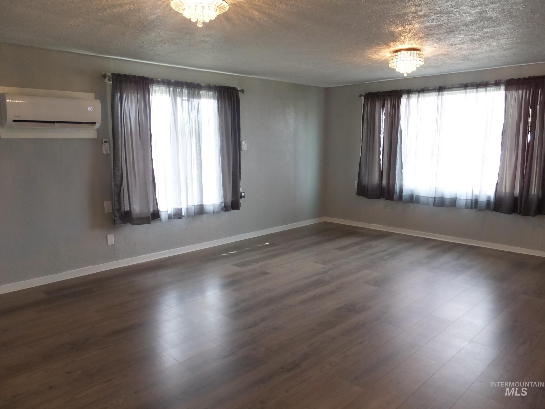 520 S Whitley Drive Property Photo 4