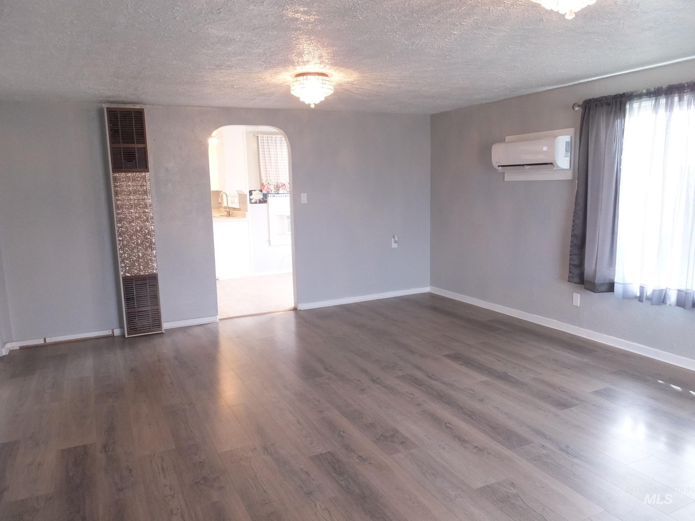 520 S Whitley Drive Property Photo 5