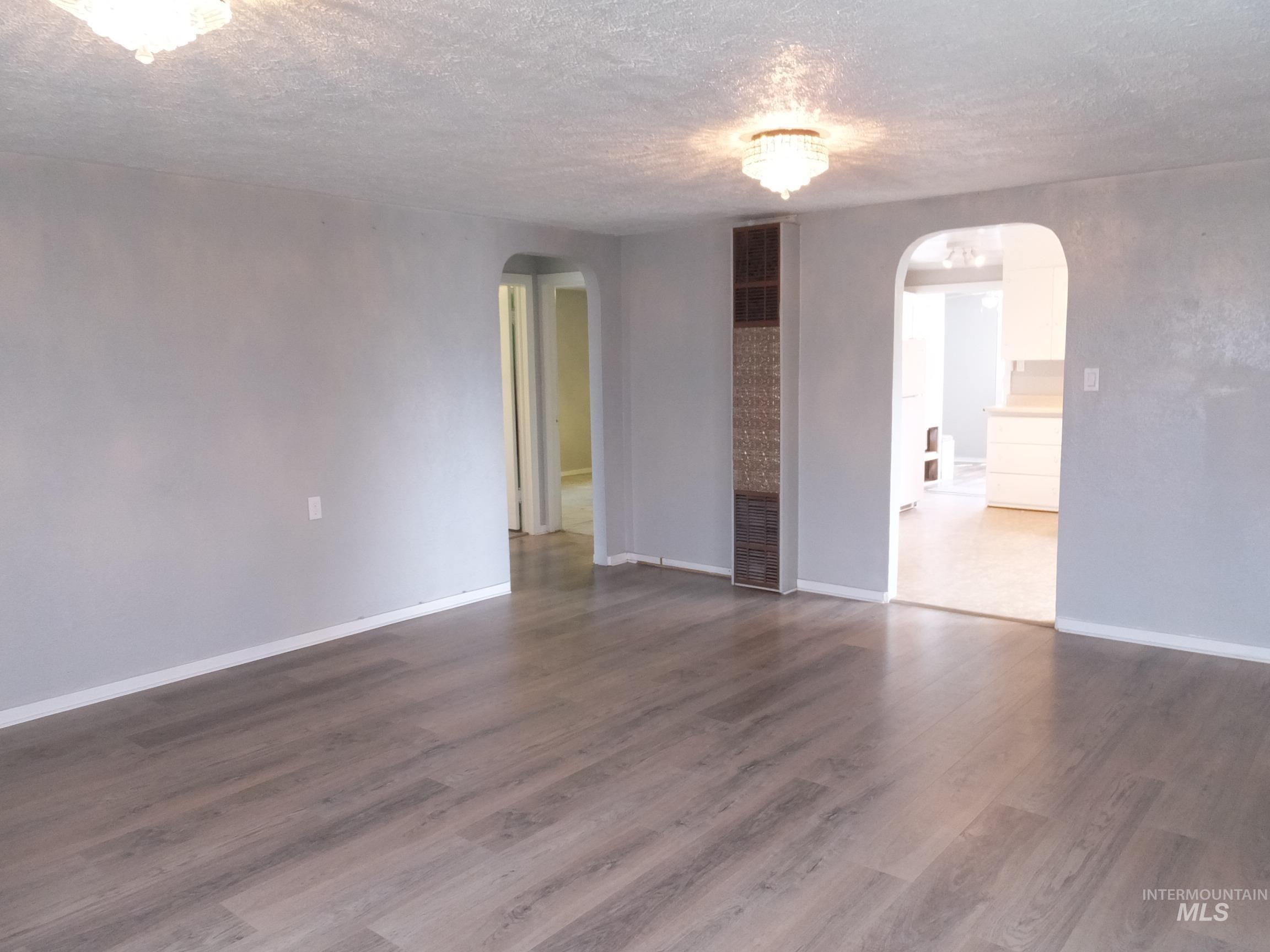 520 S Whitley Drive Property Photo 6