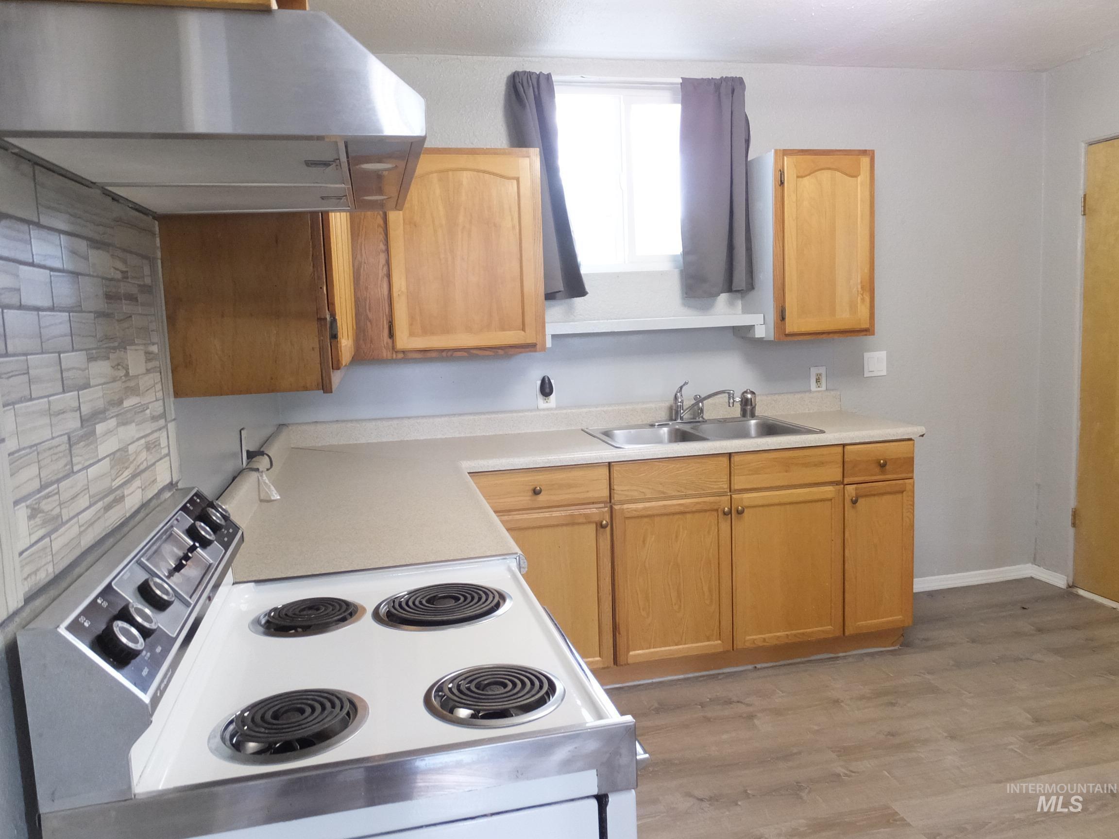 520 S Whitley Drive Property Photo 22