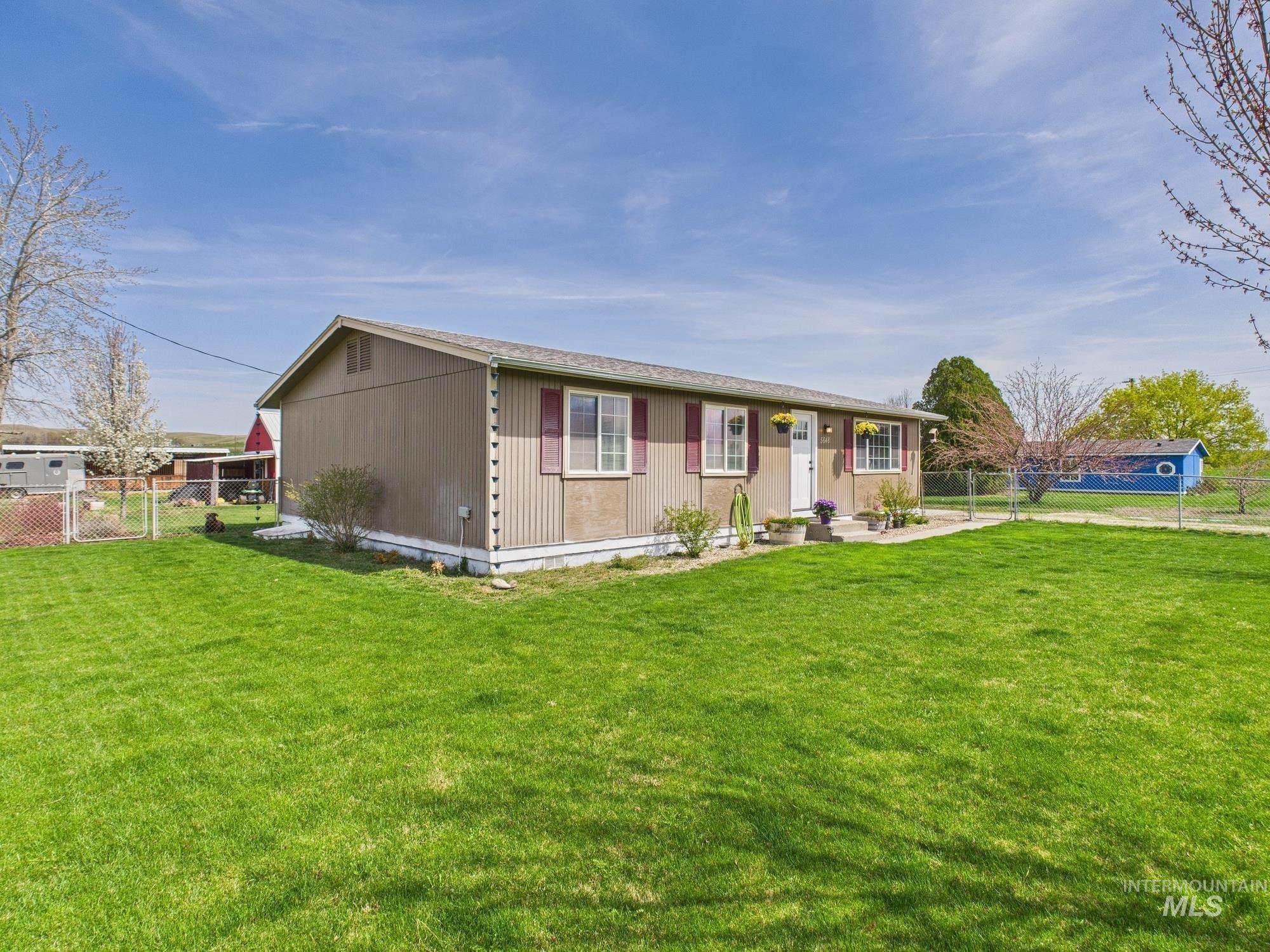 5648 Hillview Rd Property Photo 2