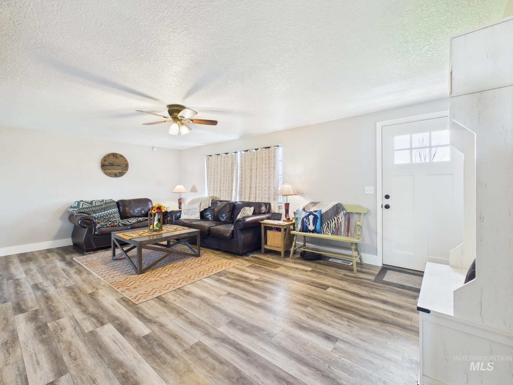 5648 Hillview Rd Property Photo 4