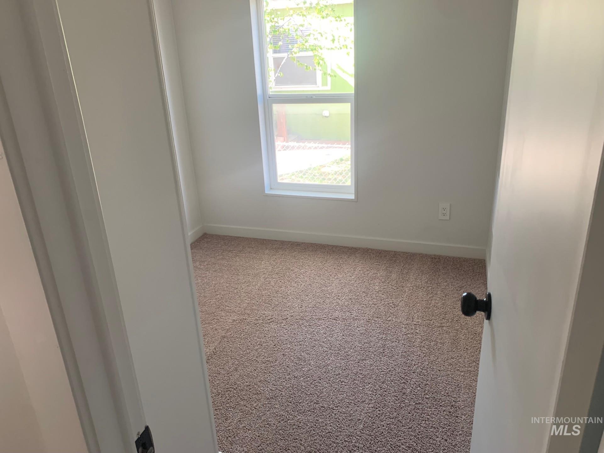 813 Long Valley St Property Photo 10