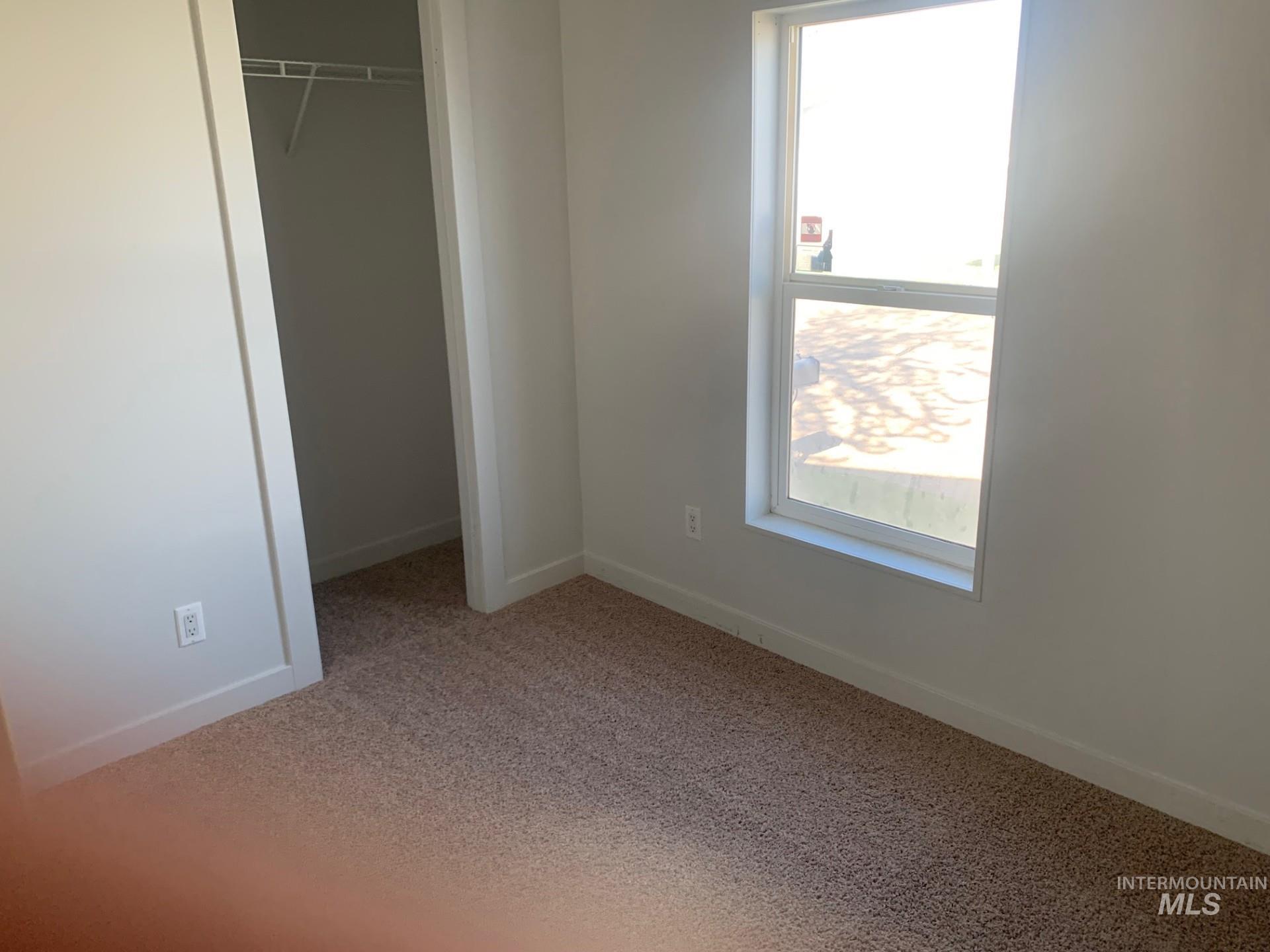 813 Long Valley St Property Photo 12
