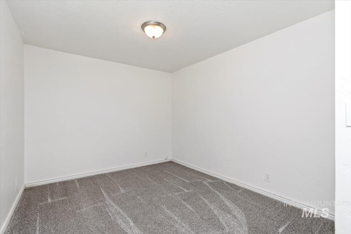 1009 S 20th St Property Photo 37