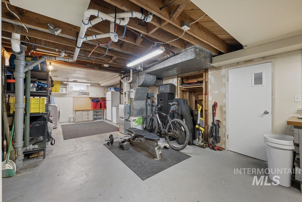 612 S Logan St Property Photo 18