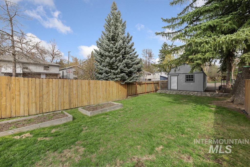 612 S Logan St Property Photo 24