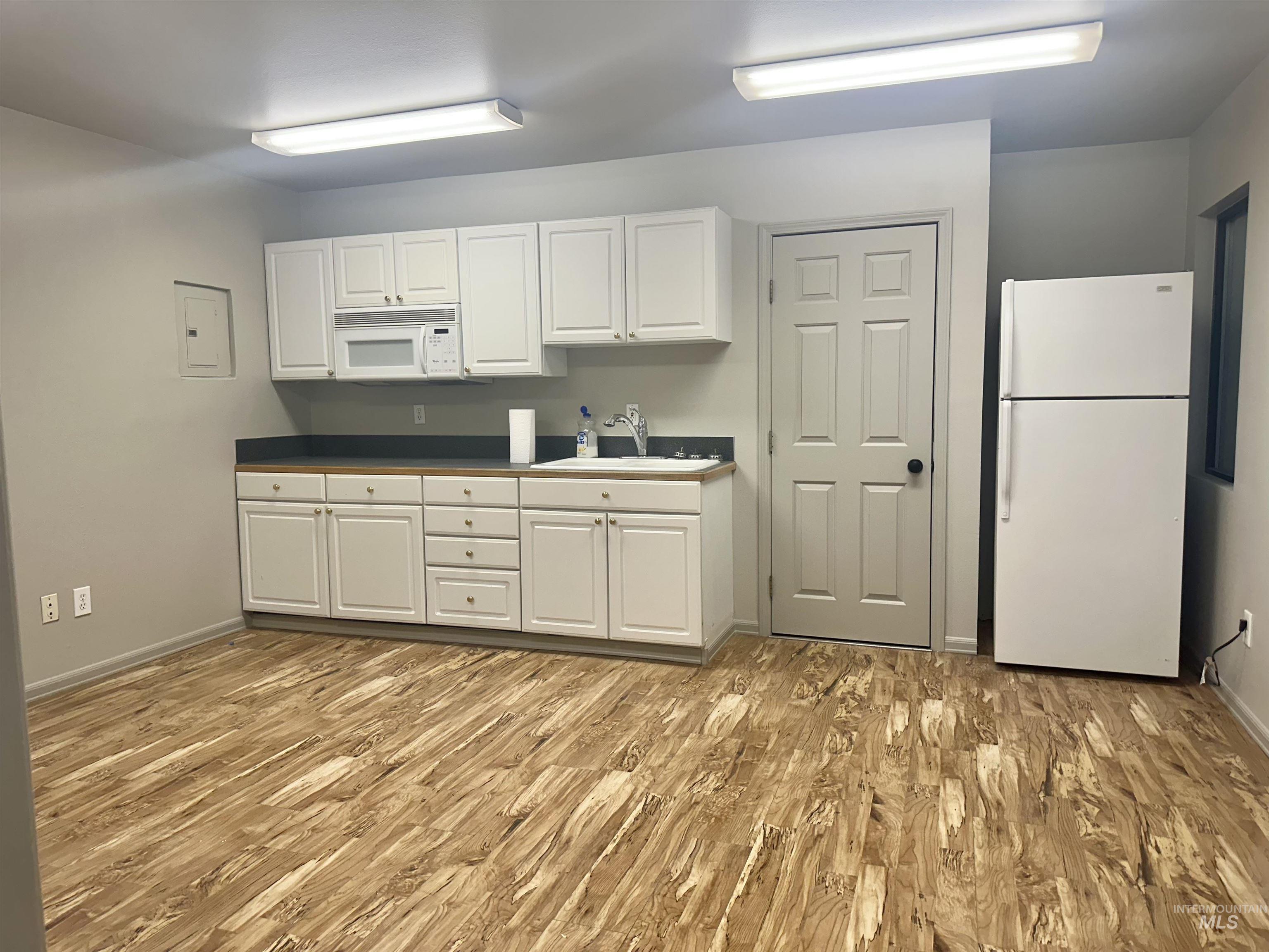 4919 Aviation Way Property Photo 14