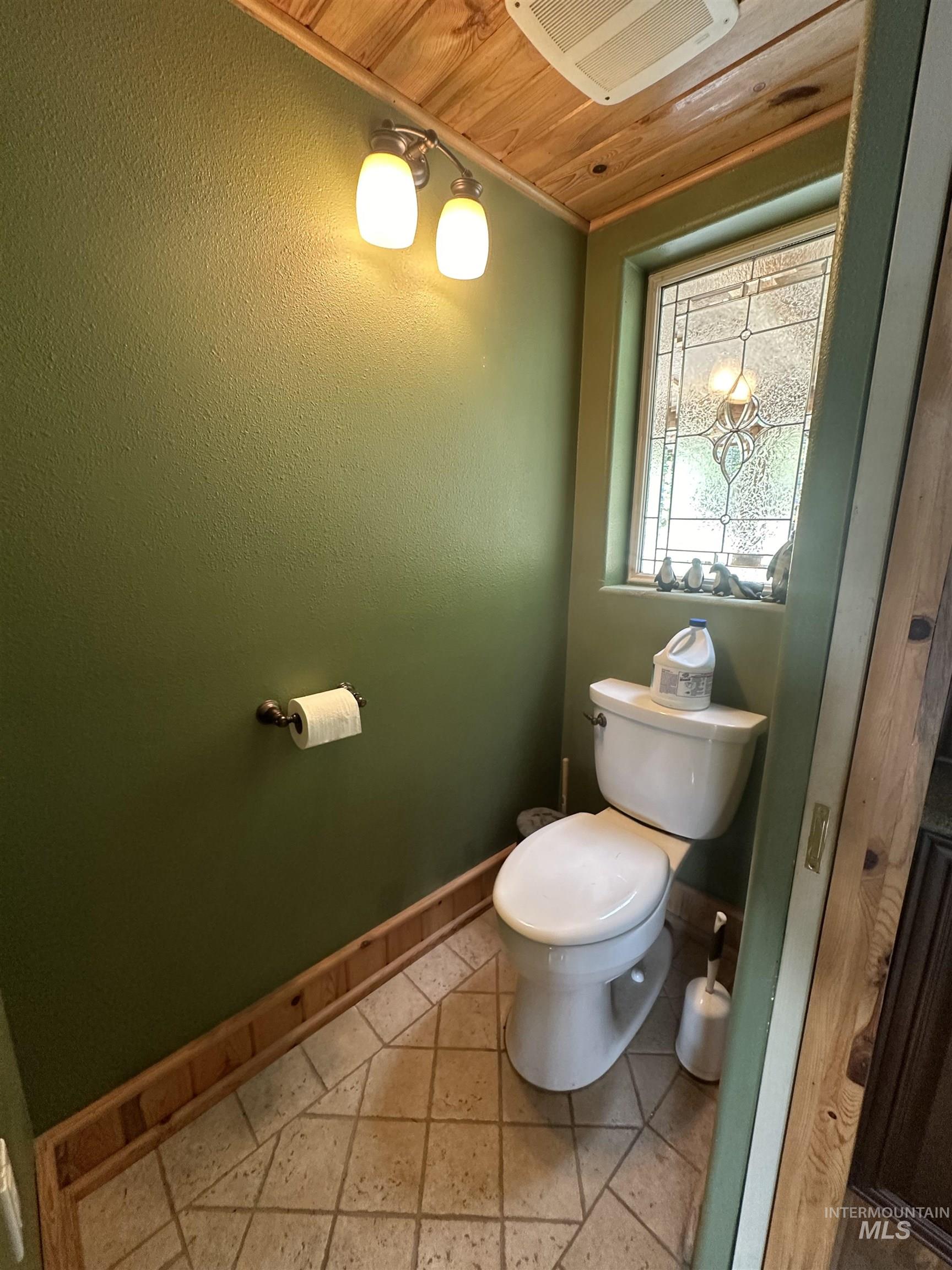 2223 Glenwood Rd Property Photo 14