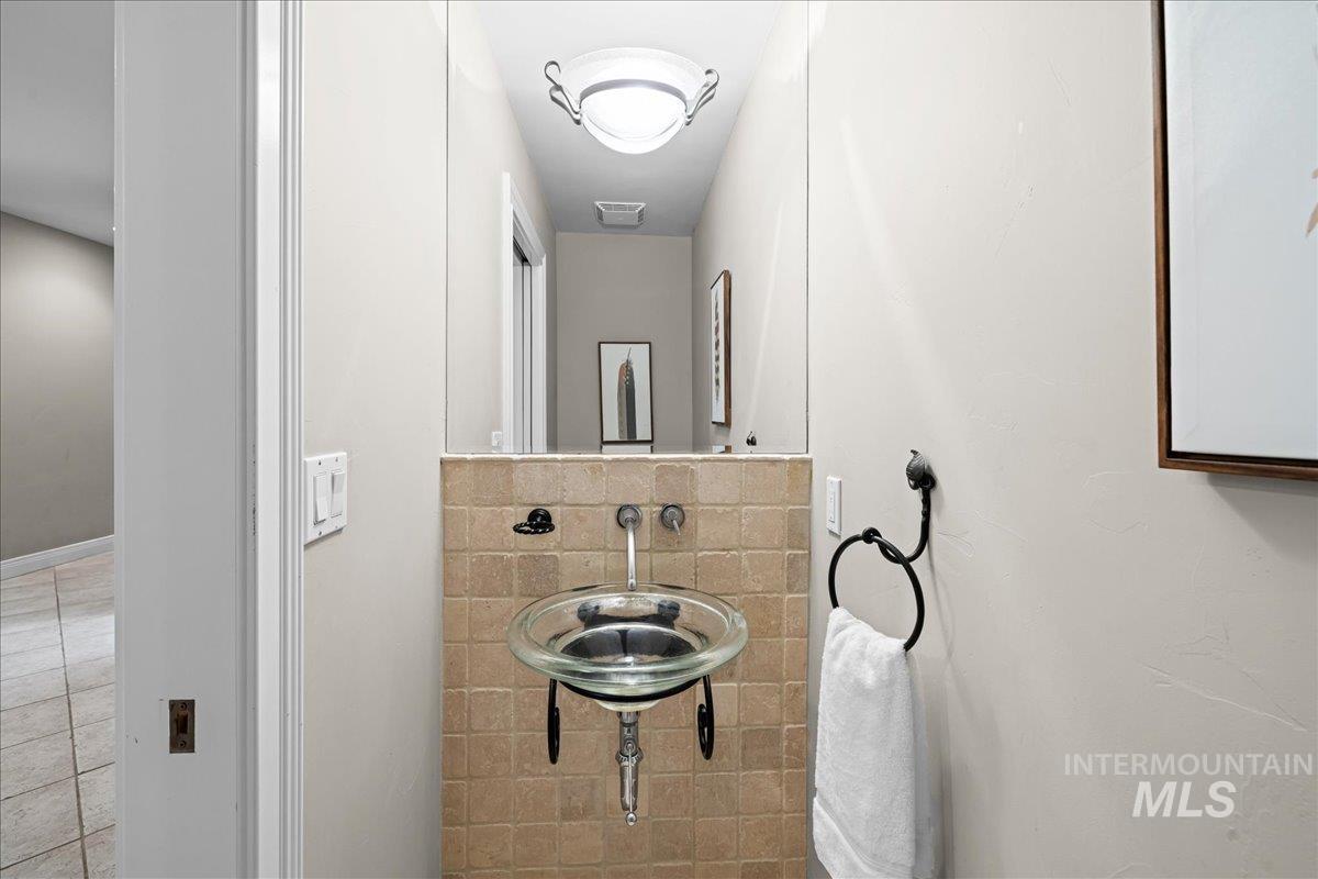 511 W Oakhampton Dr Property Photo 28