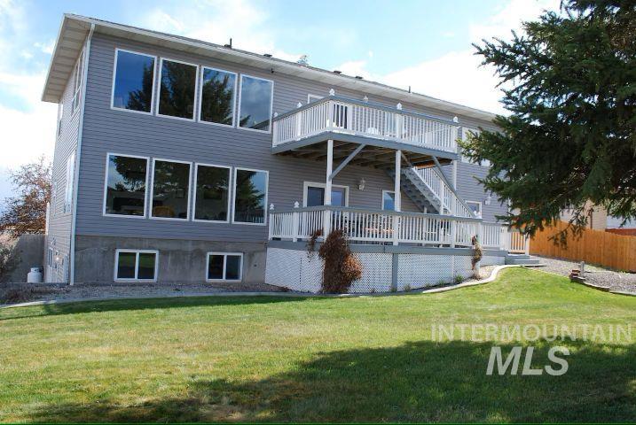 462 E Highway 81 Property Photo 2